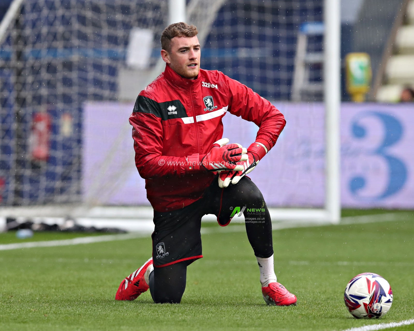Mark Travers of Middlesbrough Football Club before the Sky Bet Championship match Sheffield Wednesday vs Middlesbrough at Hillsborough, Sheffield, United Kingdom, 21st April 2025

(Photo by Sam Eaden/News Images)