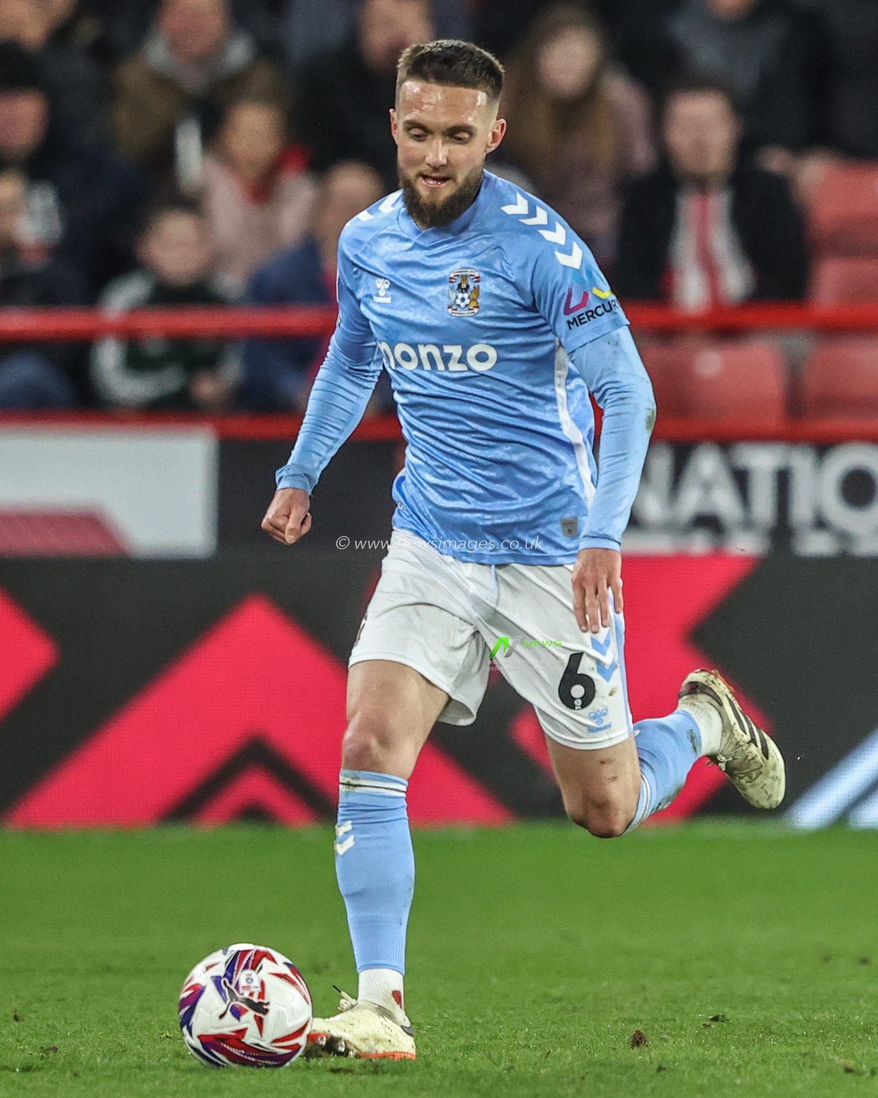 Matt Grimes of Coventry City during the Sky Bet Championship match Sheffield United vs Coventry City at Bramall Lane, Sheffield, United Kingdom, 28th March 2025

(Photo by Alfie Cosgrove/News Images)