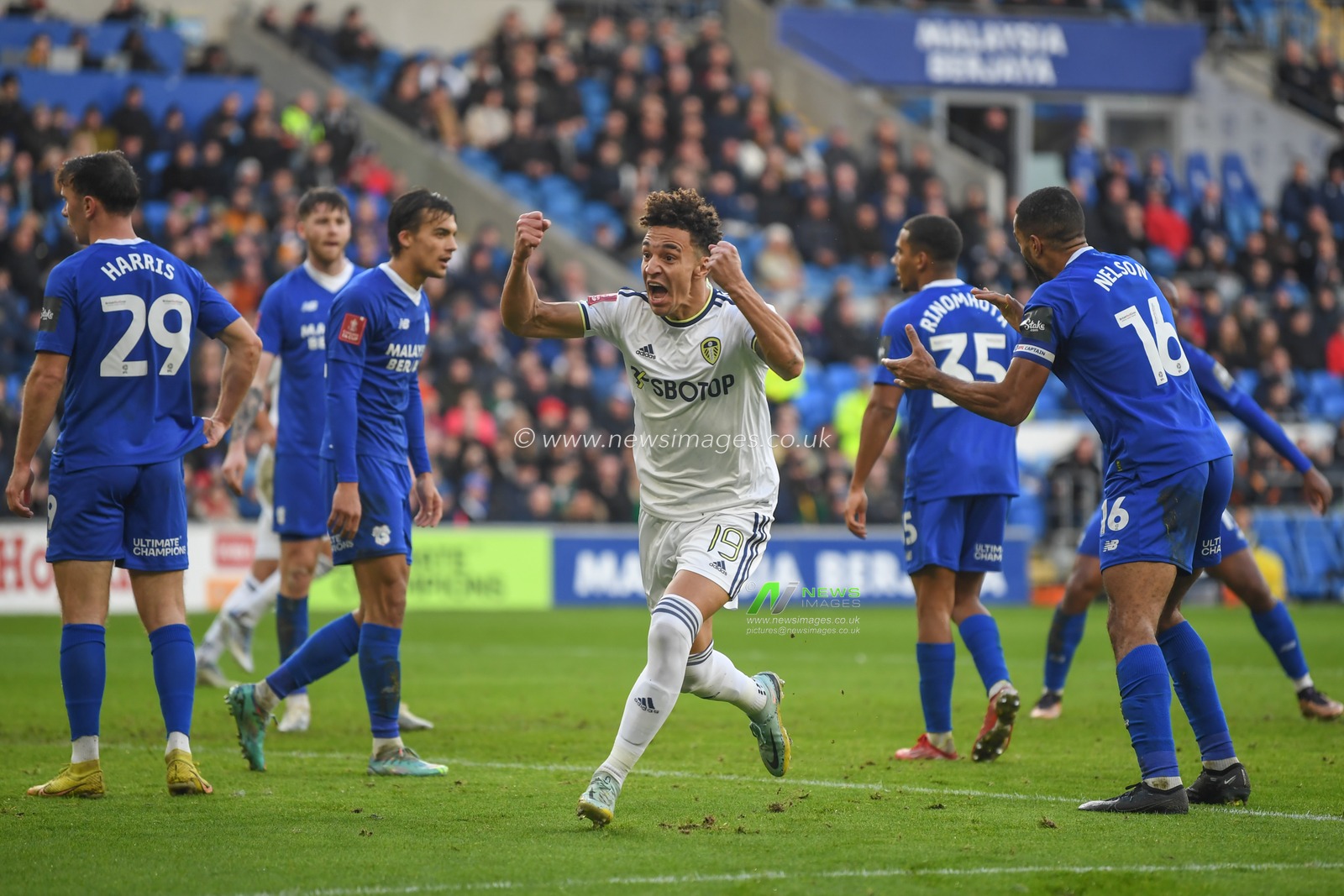 Rodrigo Moreno #19 of Leeds United celebrates his goal to make it 2-1 during the Emirates FA Cup Third Round match Cardiff City vs Leeds United at Cardiff City Stadium, Cardiff, United Kingdom, 8th January 2023

(Photo by Mike Jones/News Images)