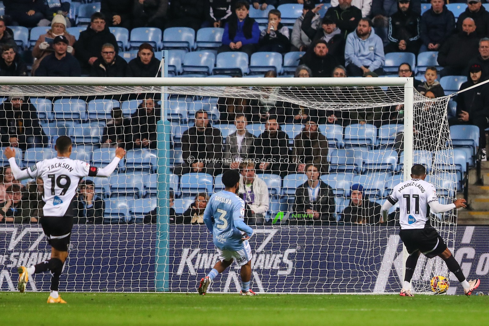 Players watch a shot from Jerry Yates of Derby County go in to make it 0-2 during the Sky Bet Championship match Coventry City vs Derby County at Coventry Building Society Arena, Coventry, United Kingdom, 6th November 2024

(Photo by Gareth Evans/News Images)