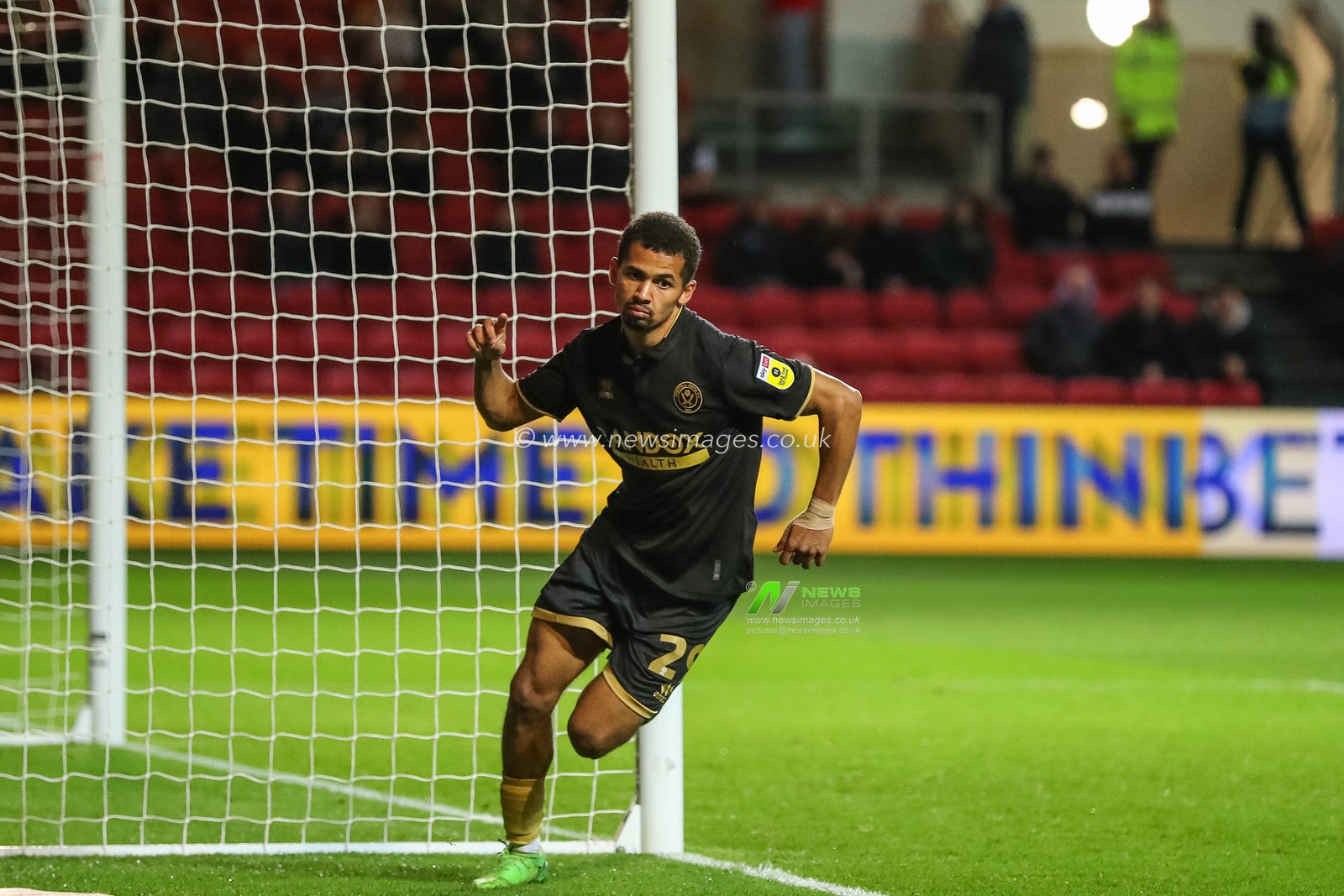 Iliman Ndiaye #29 of Sheffield United celebrates his goal to make it 0-1 during the Sky Bet Championship match Bristol City vs Sheffield United at Ashton Gate, Bristol, United Kingdom, 1st November 2022

(Photo by Gareth Evans/News Images)