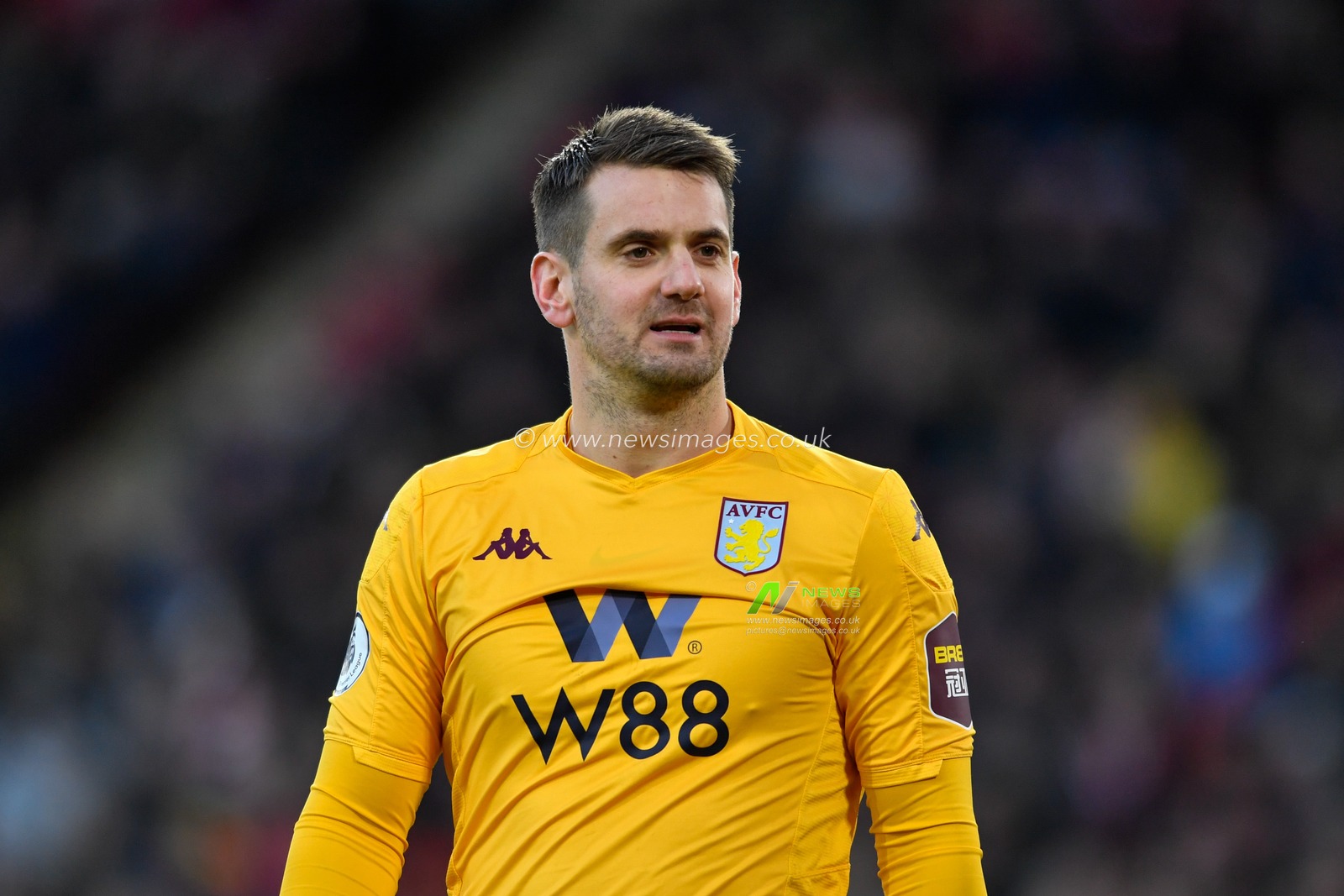 14th December 2019, Bramall Lane, Sheffield, England; Premier League, Sheffield United v Aston Villa : Tom Heaton (1) of Aston Villa in action

Credit: Simon Whitehead/News Images