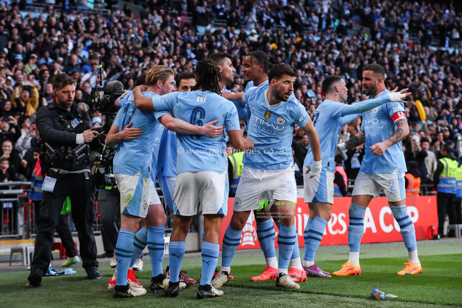 Bernardo Silva of Manchester City celebrates his goal to make it 1-0 during the Emirates FA Cup Semi-Final match Manchester City vs Chelsea at Wembley Stadium, London, United Kingdom, 20th April 2024

(Photo by Gareth Evans/News Images)