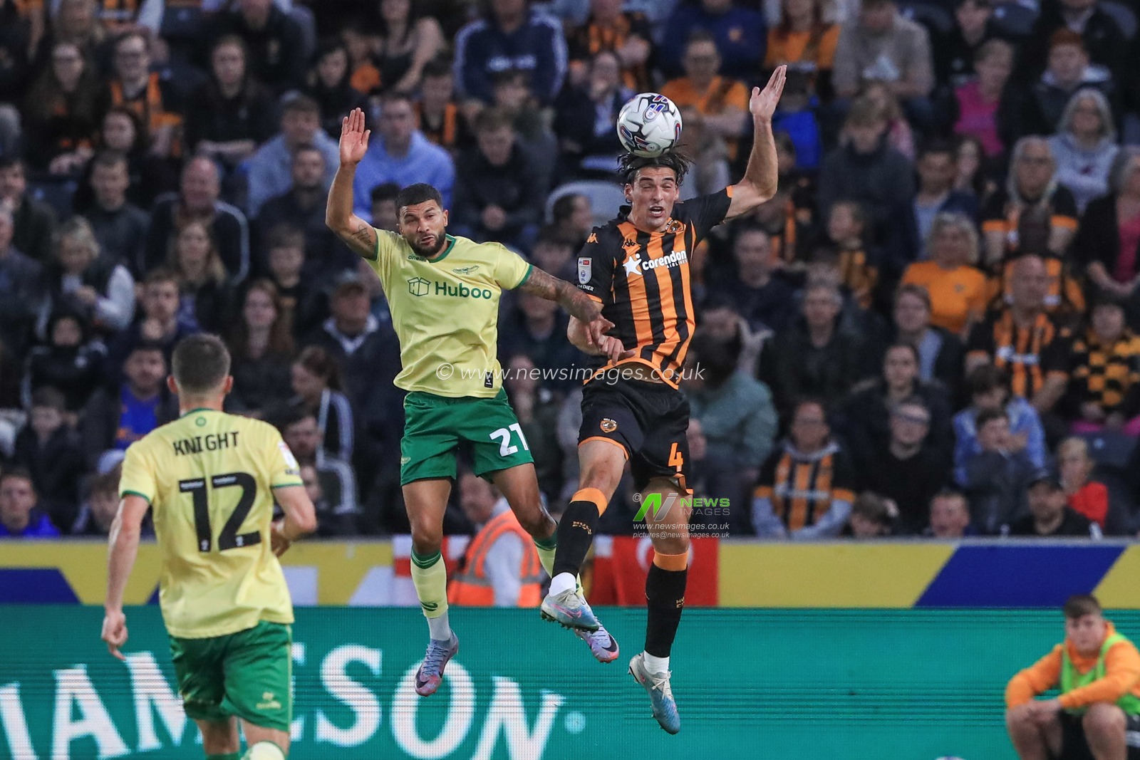 Jacob Greaves #4 of Hull City jumps up to win the high ball during the Sky Bet Championship match Hull City vs Bristol City at MKM Stadium, Hull, United Kingdom, 25th August 2023

(Photo by Alfie Cosgrove/News Images)