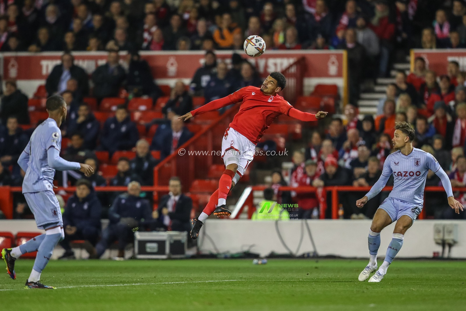 Morgan Gibbs-White #10 of Nottingham Forest wins a header during the Premier League match Nottingham Forest vs Aston Villa at City Ground, Nottingham, United Kingdom, 10th October 2022

(Photo by Gareth Evans/News Images)