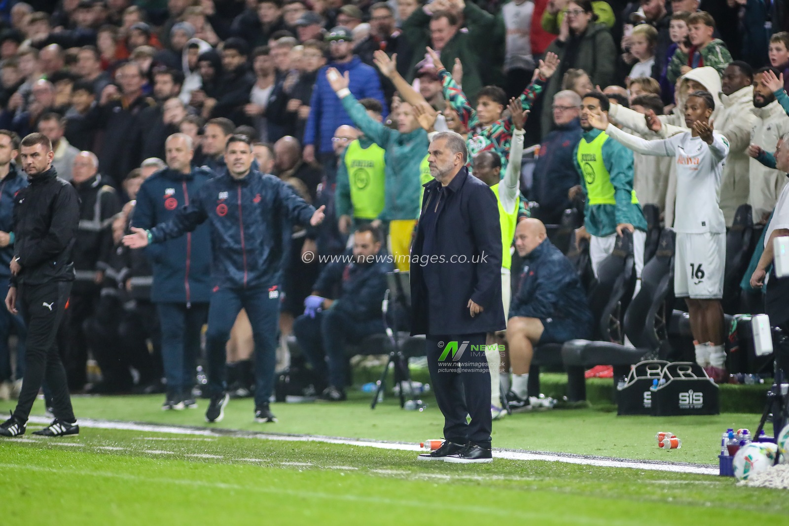 Nottingham Forest Head Coach Ange Postecoglou during the Carabao Cup 3rd Round Swansea City vs Nottingham Forest at Swansea.com Stadium, Swansea, United Kingdom, 17th September 2025

(Photo by Andrew Lewis/News Images)