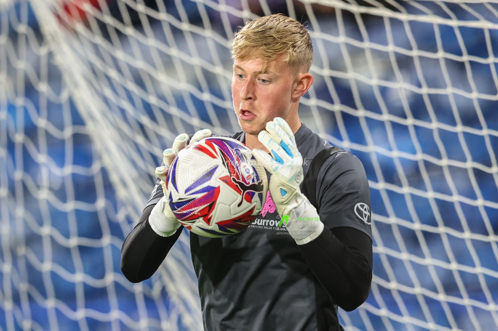 Adam Hayton of Barnsley in the pregame warmup session during the Bristol Street Motors Trophy match Huddersfield Town vs Barnsley at John Smith's Stadium, Huddersfield, United Kingdom, 8th October 2024

(Photo by Alfie Cosgrove/News Images)