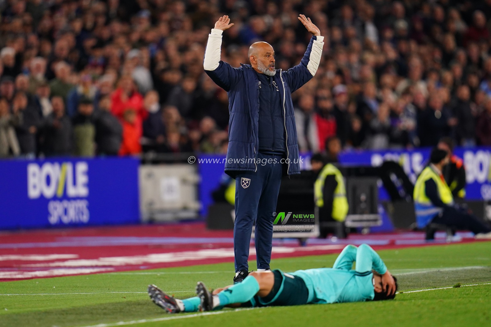 Nuno Espirito Santo manager of West Ham United after foul from his side during the Premier League match West Ham United vs Wolverhampton Wanderers at London Stadium, London, United Kingdom on 10 April 2026

(Photo by Harvey Murphy/News Images)