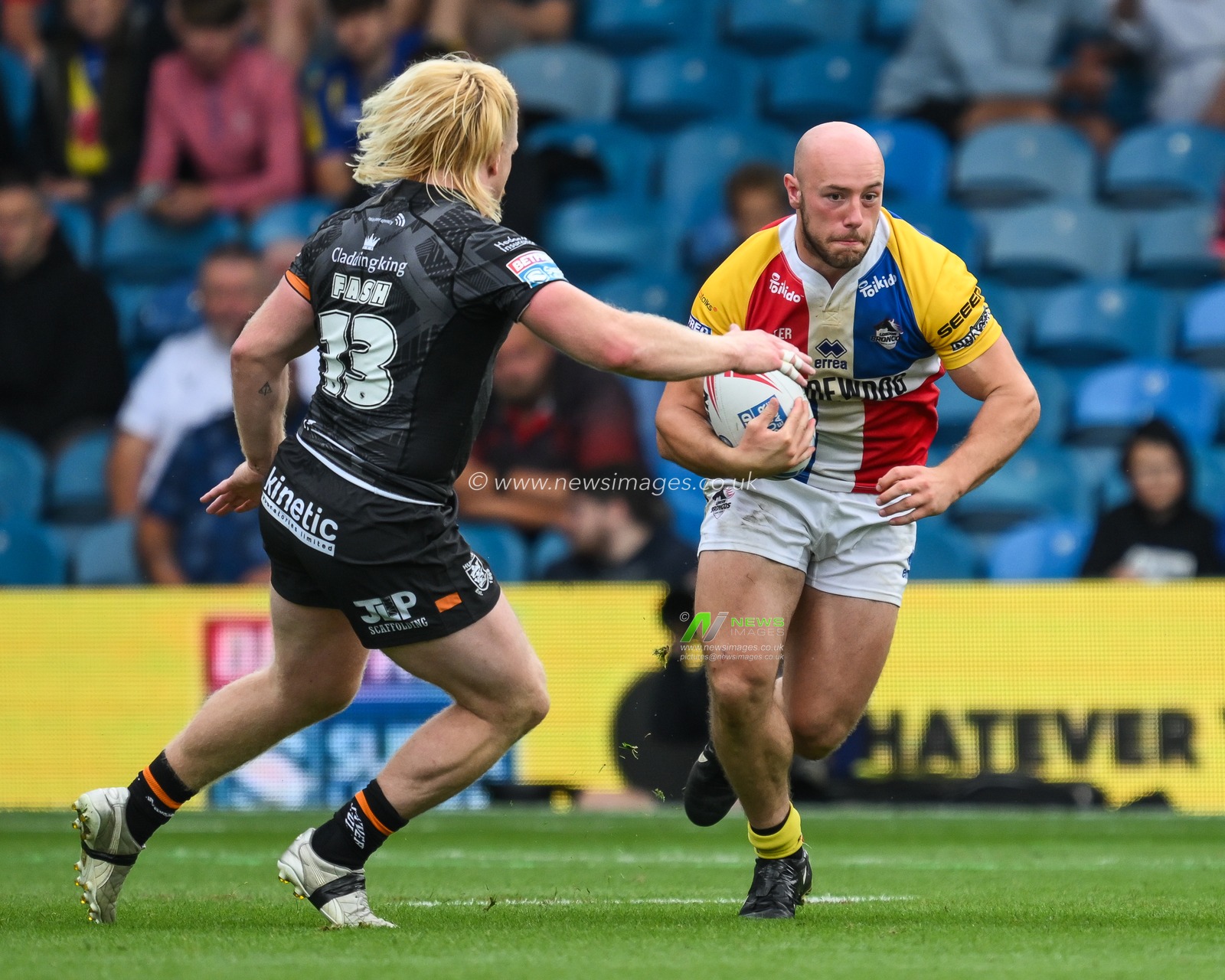 Lee Kershaw of London Broncos makes a break during the Magic Weekend match Hull FC vs London Broncos at Elland Road, Leeds, United Kingdom, 17th August 2024

(Photo by Craig Thomas/News Images)