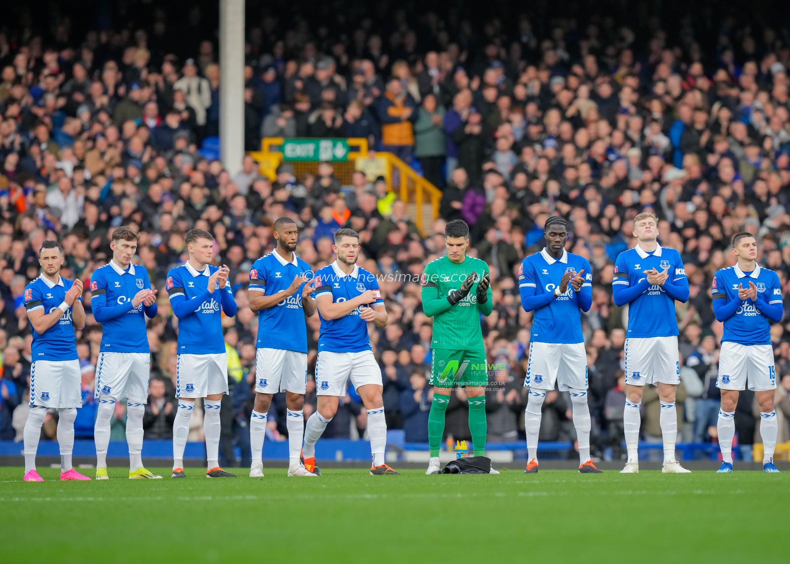 Everton pay tribute to John Hurst ahead of kick off, during the Emirates FA Cup Fourth Round match Everton vs Luton Town at Goodison Park, Liverpool, United Kingdom, 27th January 2024

(Photo by Steve Flynn/News Images)
