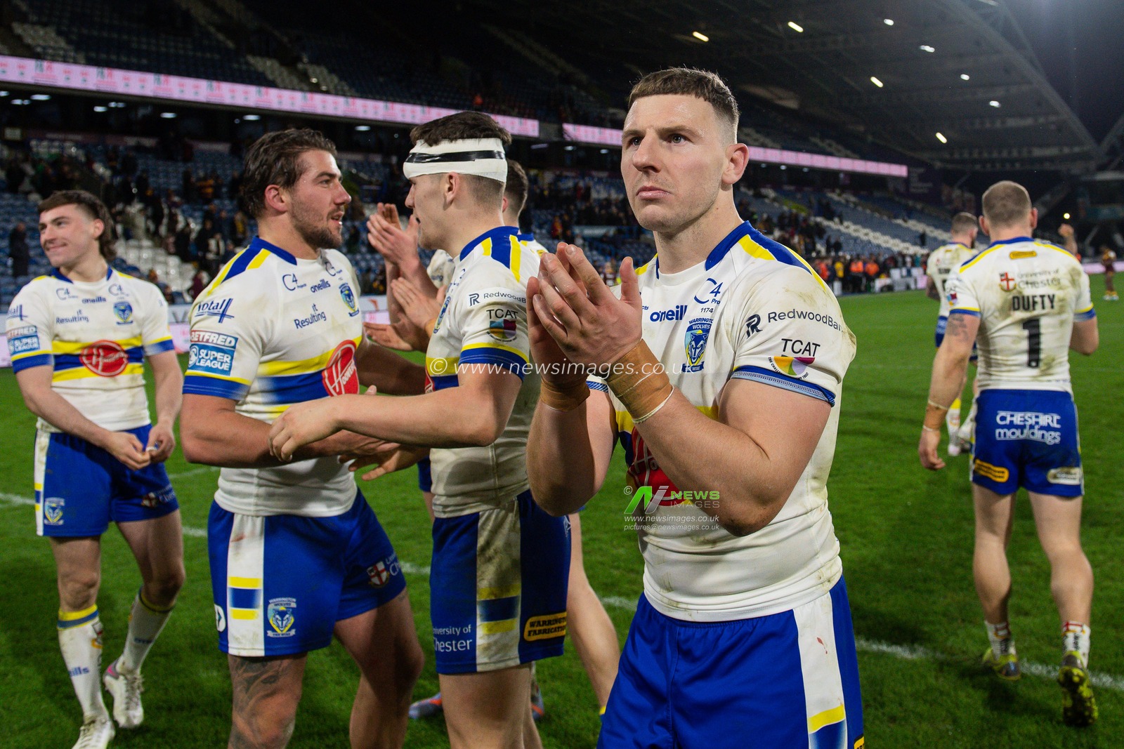 George Williams #6 of Warrington Wolves applauds the fans at the end of the Betfred Super League Round 2 match Huddersfield Giants vs Warrington Wolves at John Smith's Stadium, Huddersfield, United Kingdom, 24th February 2023

(Photo by Craig Thomas/News Images)