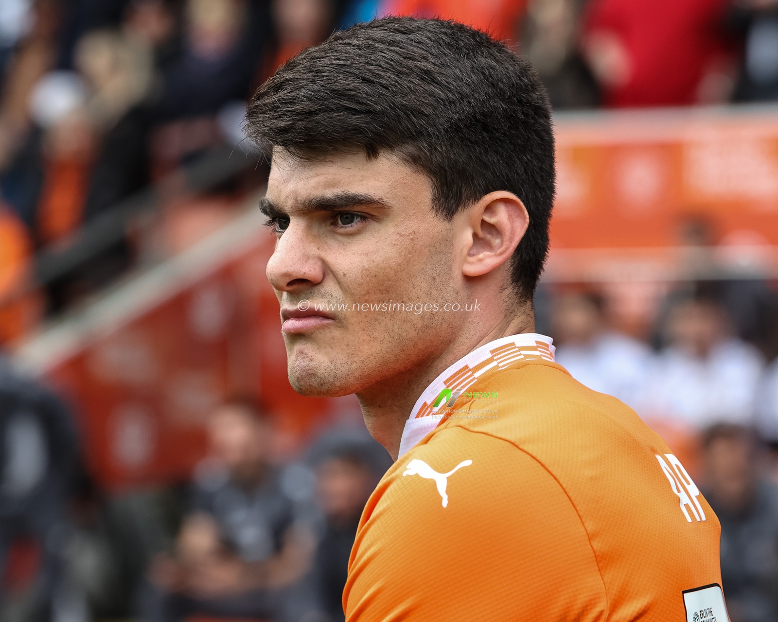 Rob Apter of Blackpool during the Sky Bet League 1 match Blackpool vs Wrexham at Bloomfield Road, Blackpool, United Kingdom, 21st April 2025

(Photo by Mark Cosgrove/News Images)