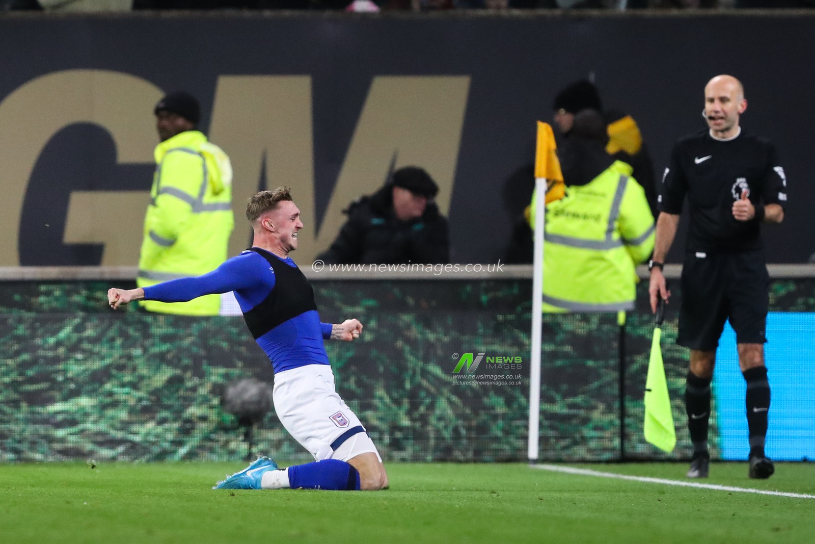 Jack Taylor of Ipswich Town celebrates his goal to make it 1-2 during the Premier League match Wolverhampton Wanderers vs Ipswich Town at Molineux, Wolverhampton, United Kingdom, 14th December 2024

(Photo by Gareth Evans/News Images)