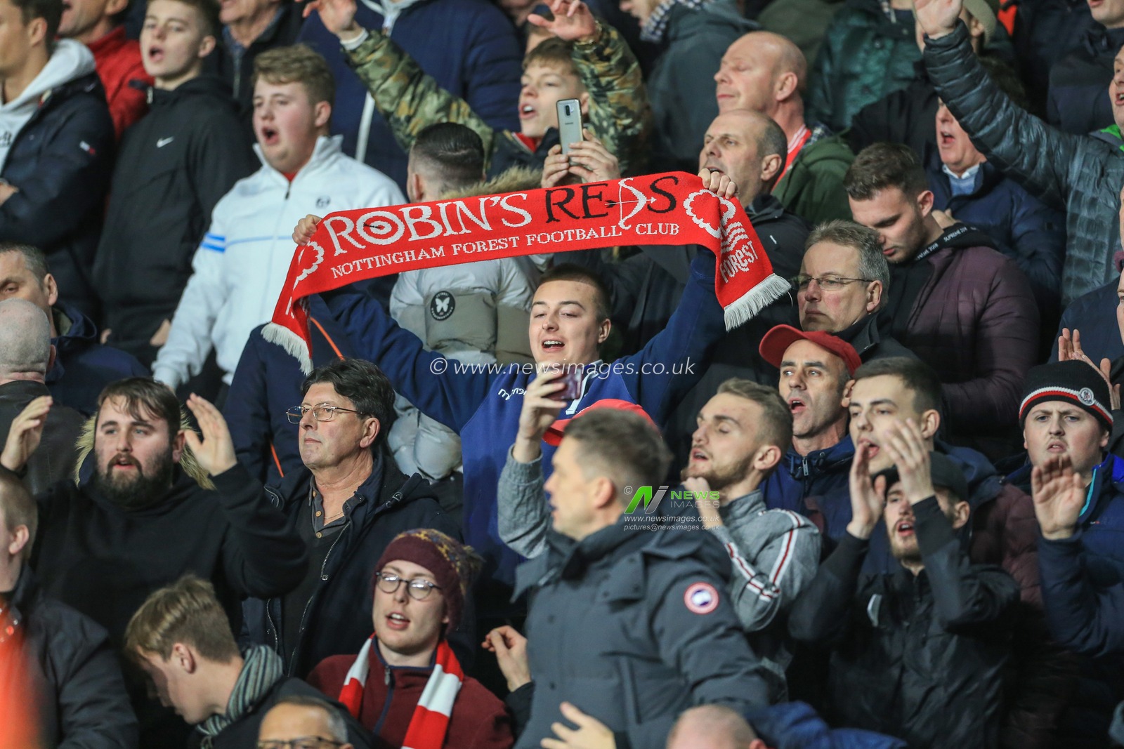 17th December 2018, Pride Park, Derby, England; Sky Bet Championship, Derby County vs Nottingham Forest ; Nottingham fans sing as they hold Derby to a 0-0 draw

Credit: Mark Cosgrove/News Images 

English Football League images are subject to DataCo Licence