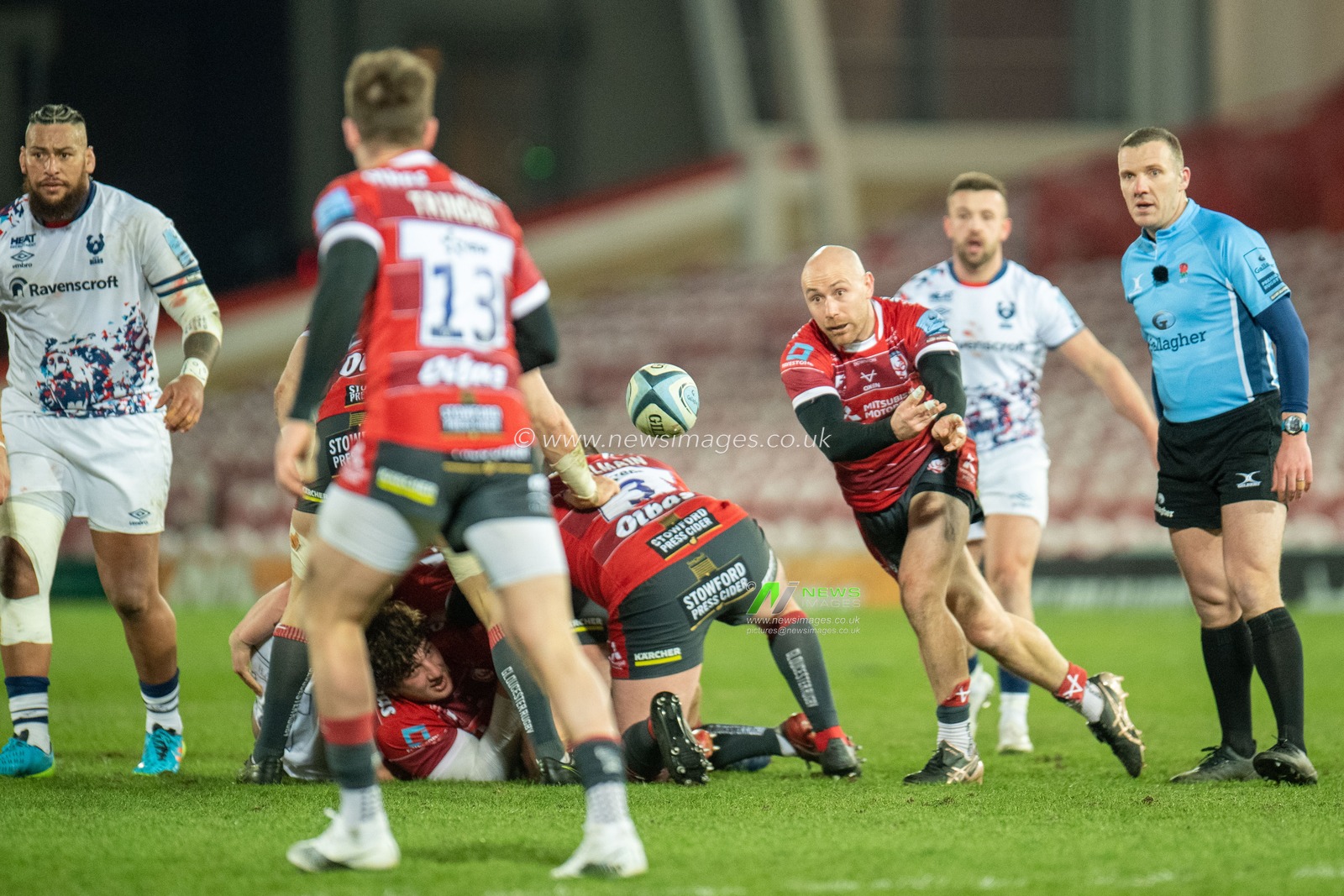 WILLI HEINZ #9 of Gloucester Rugby passes the ball