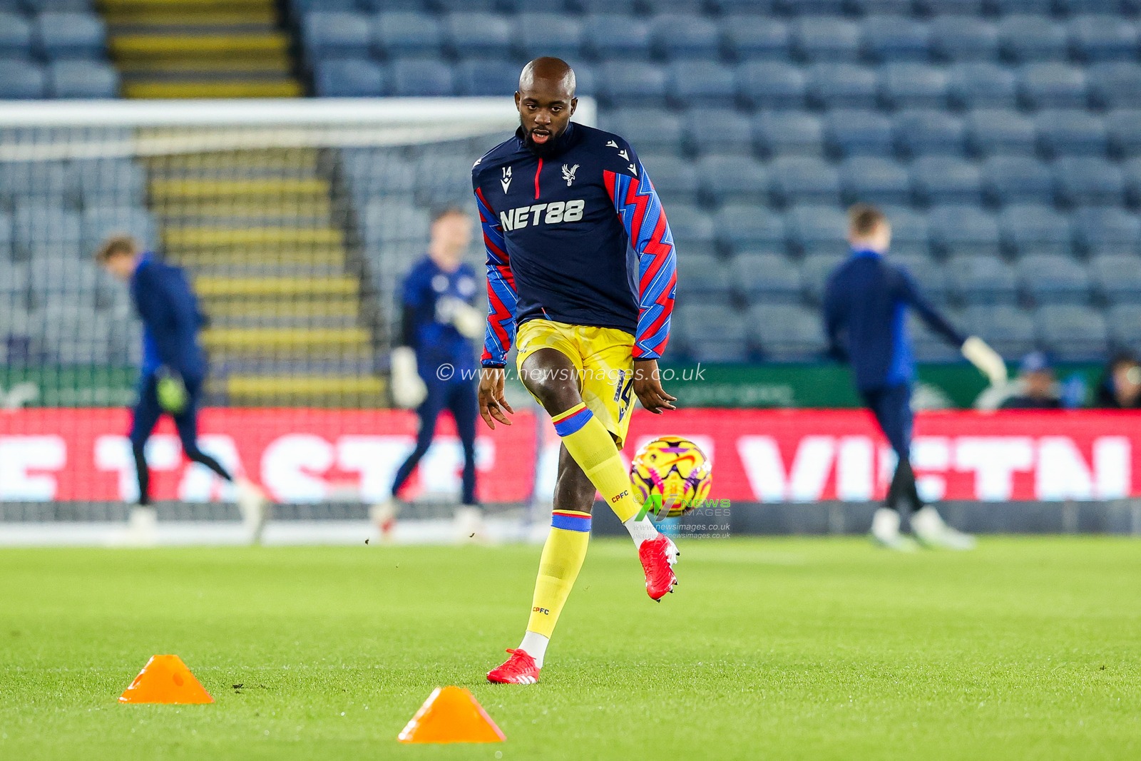 Jean-Philippe Mateta of Crystal Palace warms up prior to the Premier League match Leicester City vs Crystal Palace at King Power Stadium, Leicester, United Kingdom, 15th January 2025

(Photo by Alfie Cosgrove/News Images)
