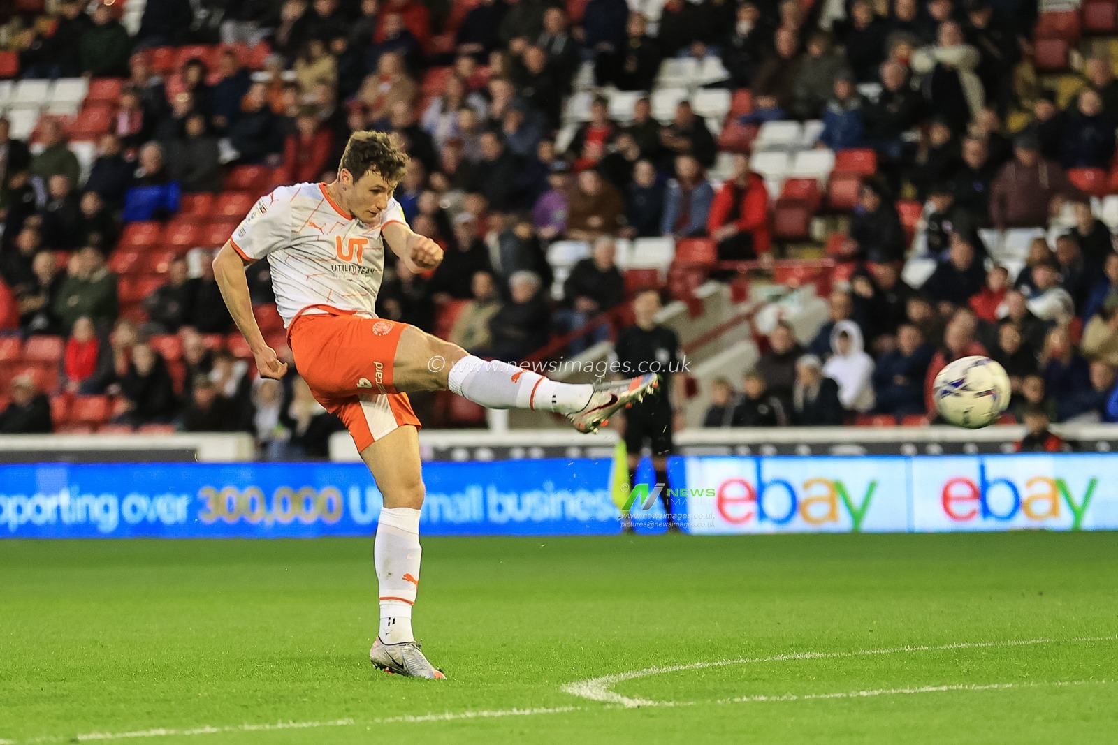 Matty Virtue #17 of Blackpool shoots just wide of the post