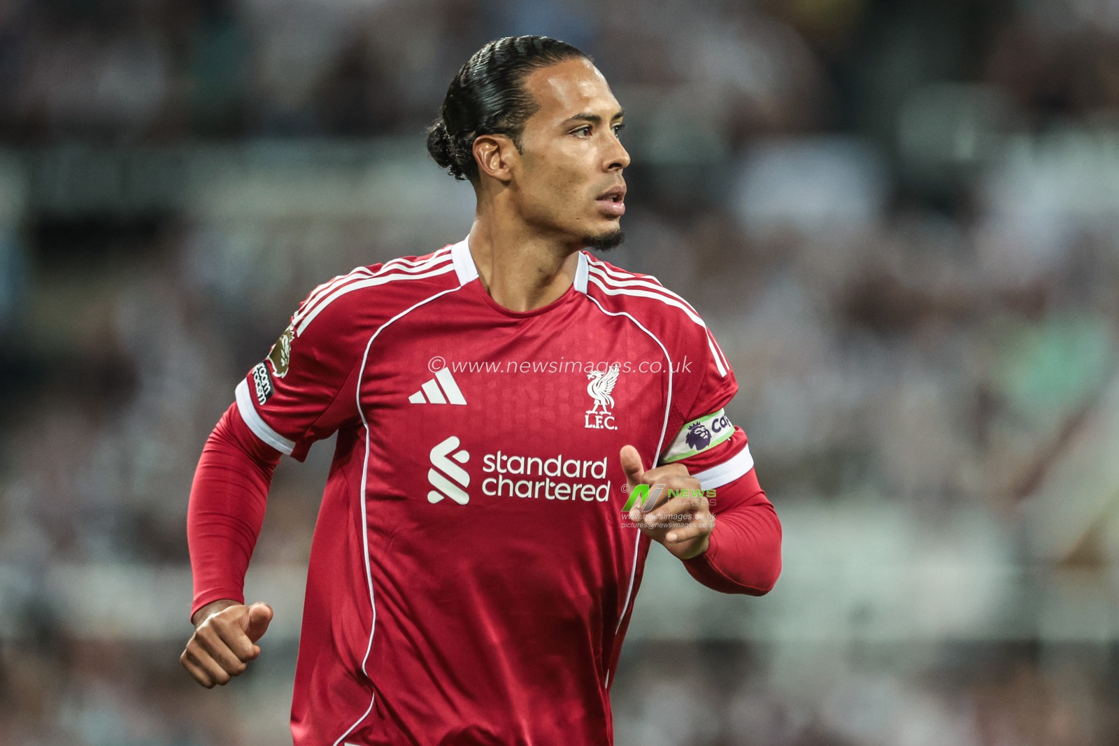 Virgil van Dijk of Liverpool during the Premier League match Newcastle United vs Liverpool at St. James's Park, Newcastle, United Kingdom, 25th August 2025

(Photo by Mark Cosgrove/News Images)