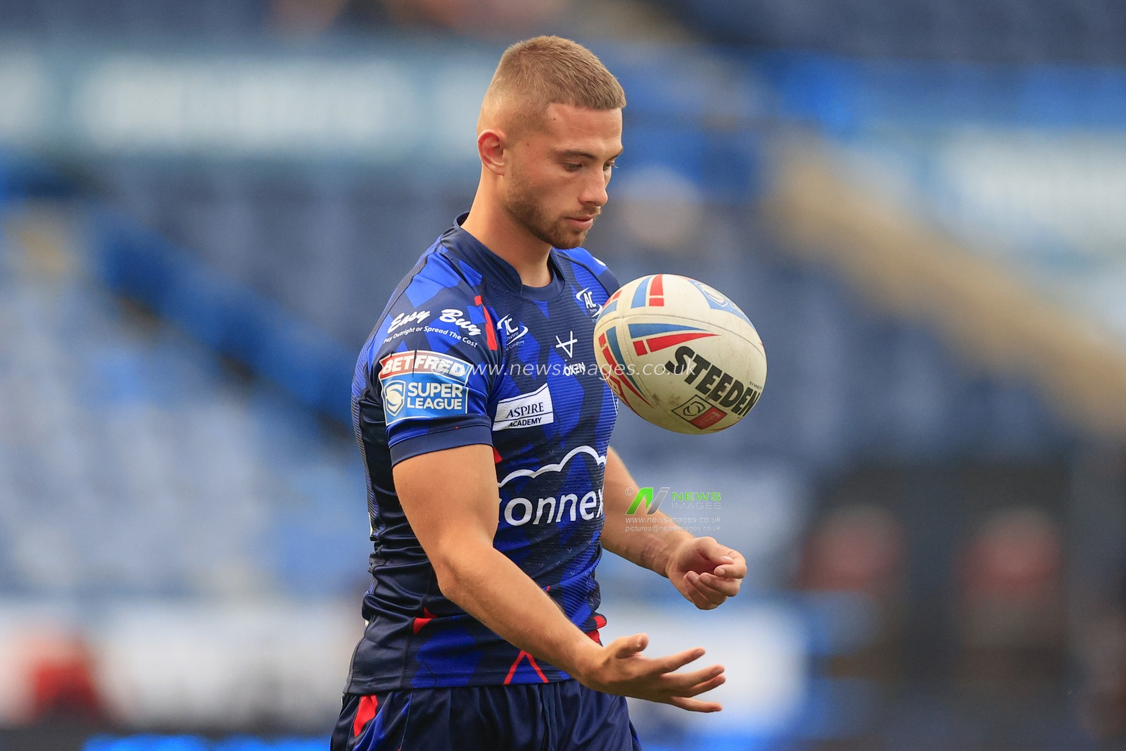 Jack Walker #34 of Hull KR during the warm up ahead of the Betfred Super League Round 25 match Huddersfield Giants vs Hull KR at John Smith's Stadium, Huddersfield, United Kingdom, 8th September 2023

(Photo by Conor Molloy/News Images)