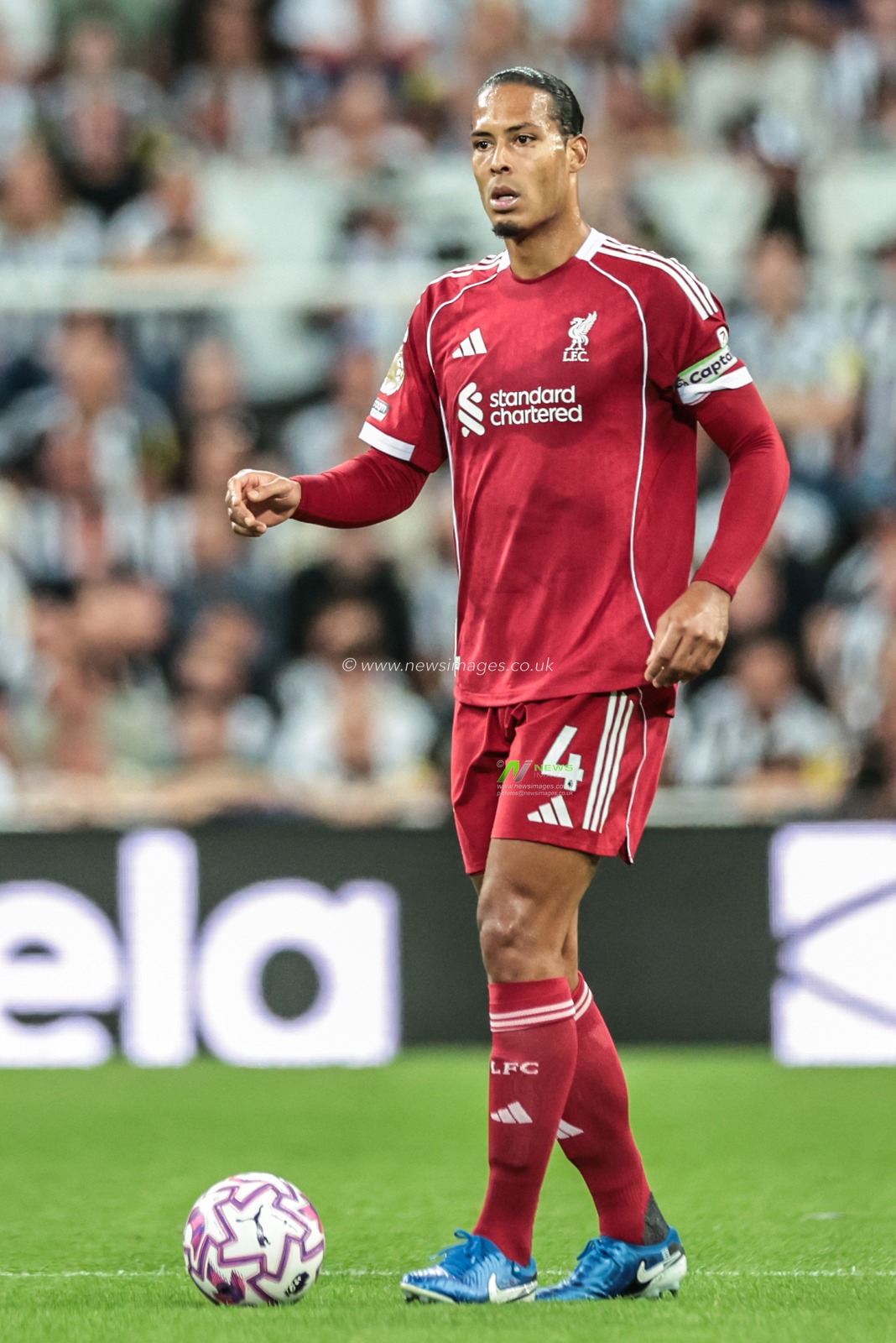 Virgil van Dijk of Liverpool during the Premier League match Newcastle United vs Liverpool at St. James's Park, Newcastle, United Kingdom, 25th August 2025

(Photo by Mark Cosgrove/News Images)