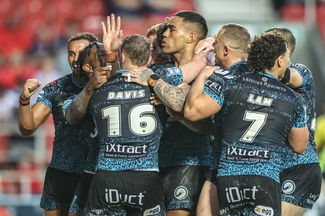 Joe Ofahengaue of Leigh Leapords celebrates his try during the Betfred Super League round 19 match St Helens vs Leigh Leopards at Totally Wicked Stadium, St Helens, United Kingdom, 17th July 2025

(Photo by Alfie Cosgrove/News Images)