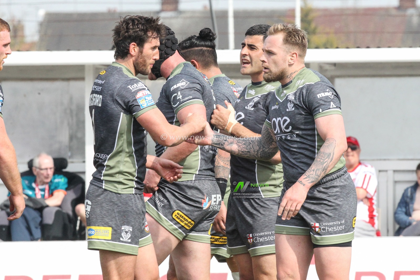 22nd April 2019 , KCOM Craven Park, Hull, England; Betfred Super League, Round 12, Hull KR vs Warrington Wolves ; Blake Austin (6) of Warrington Wolves celebrates his try


Credit: David Greaves/News Images