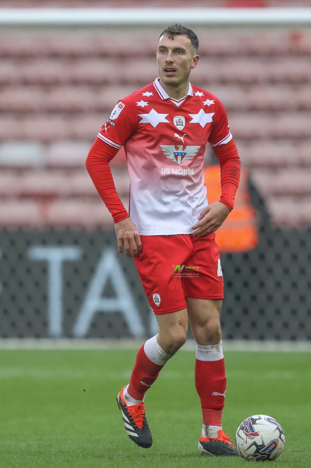 Josh Earl of Barnsley during the Sky Bet League 1 match Barnsley vs Lincoln City at Oakwell, Barnsley, United Kingdom, 9th March 2024

(Photo by Alfie Cosgrove/News Images)