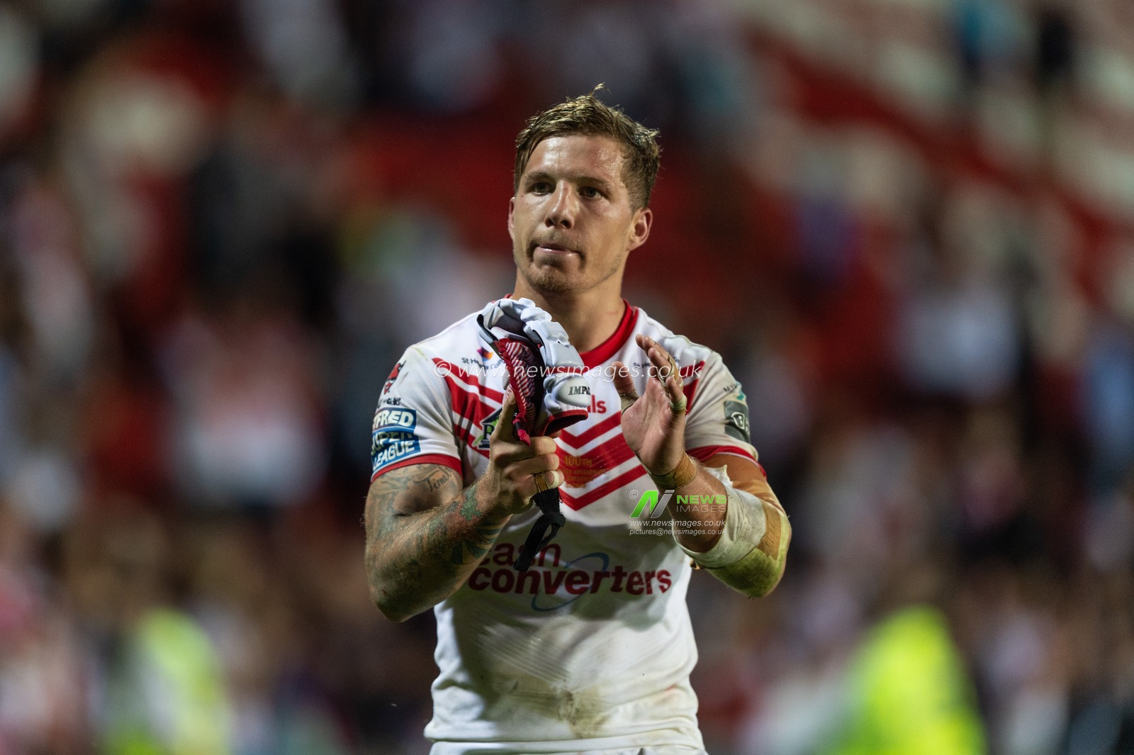 2nd August 2019 , Totally Wicked Stadium, St Helens, England;  Betfred Super League, Round 24, St Helens vs Wakefield Trinity ; Theo Fages of St Helens applauds the home support following the game

Credit: Richard Long/News Images
