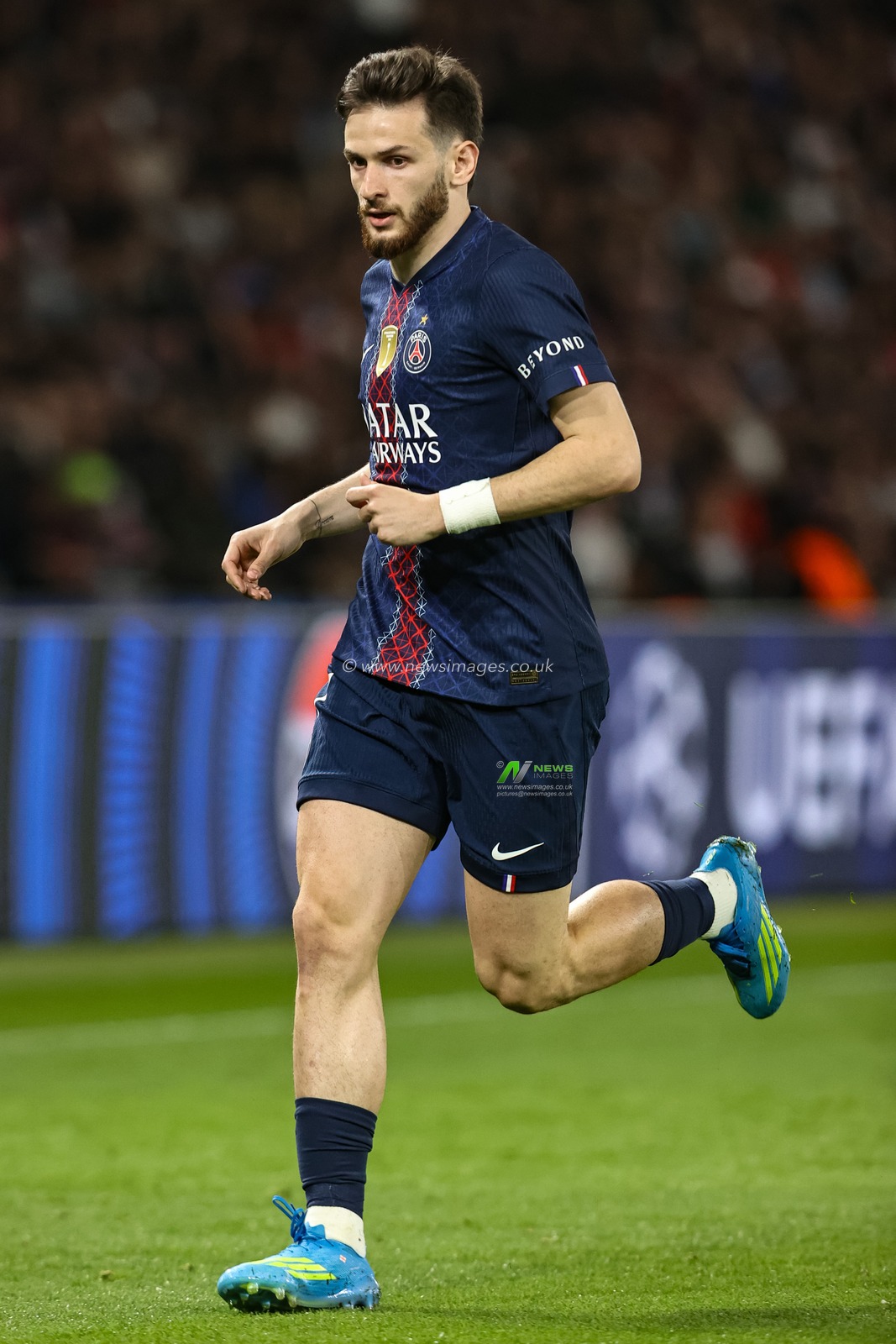 Khvicha Kvaratskhelia of Paris Saint-Germain during the UEFA Champions League Quarter Finals match Paris Saint-Germain vs Liverpool at Parc des Princes, Paris, France on 08 April 2026

(Photo by Alfie Cosgrove/News Images)