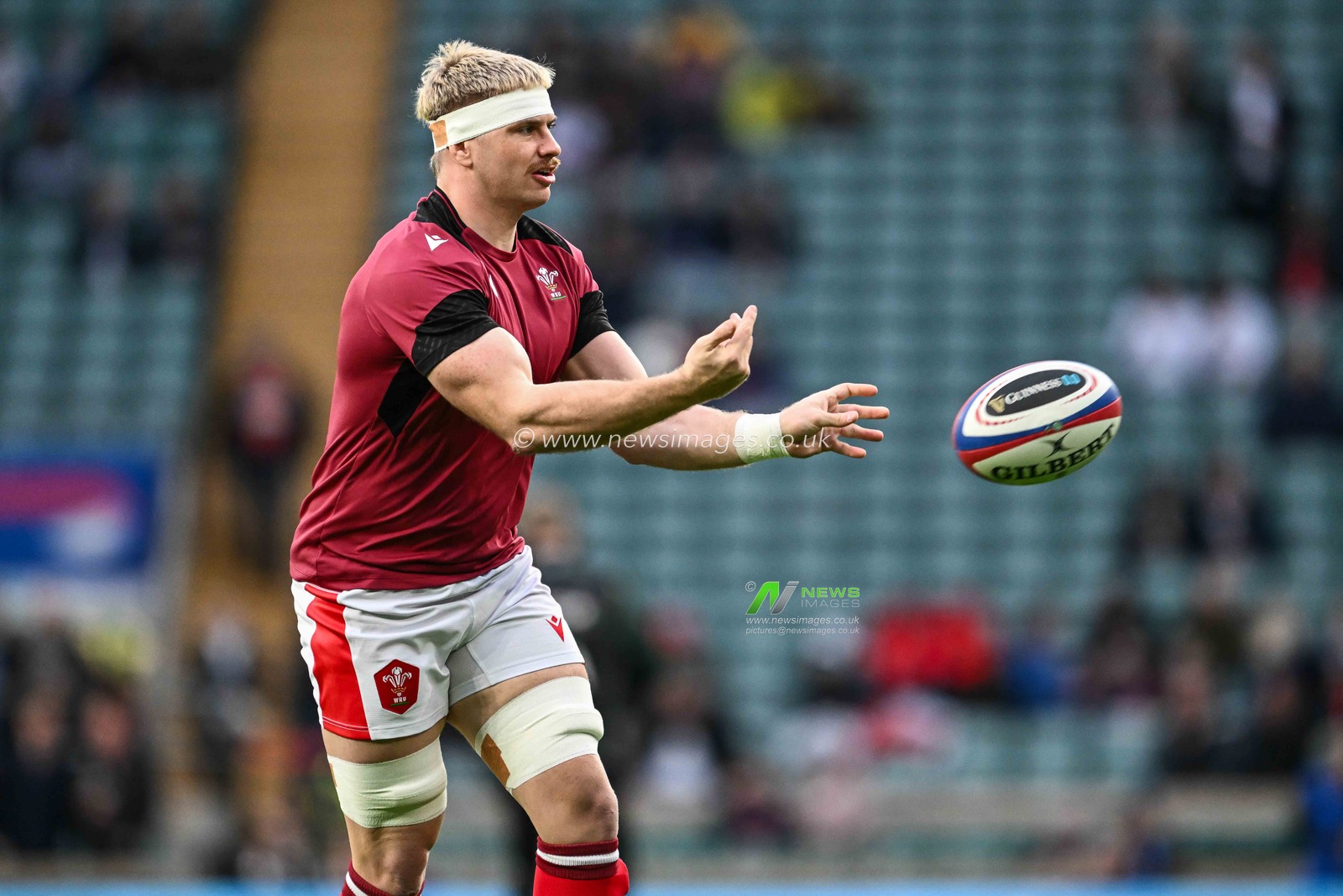 Aaron Wainwright of Wales during pre match warm up ahead of the 2024 Guinness 6 Nations match England vs Wales at Twickenham Stadium, Twickenham, United Kingdom, 10th February 2024

(Photo by Craig Thomas/News Images)