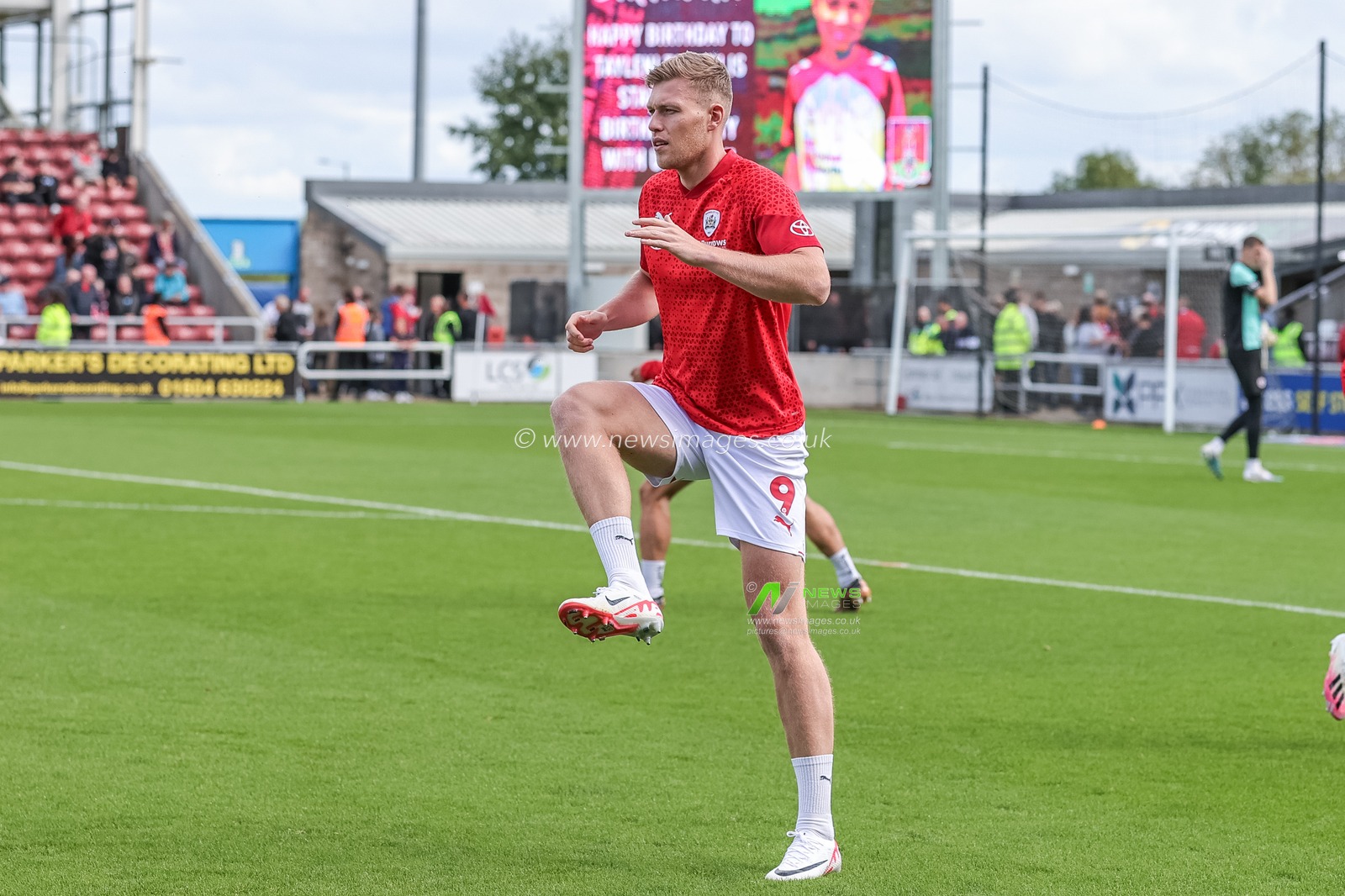 Sam Cosgrove #9 of Barnsley in the pregame warmup session during the Sky Bet League 1 match Northampton Town vs Barnsley at Sixfields Stadium, Northampton, United Kingdom, 23rd September 2023

(Photo by Mark Cosgrove/News Images)