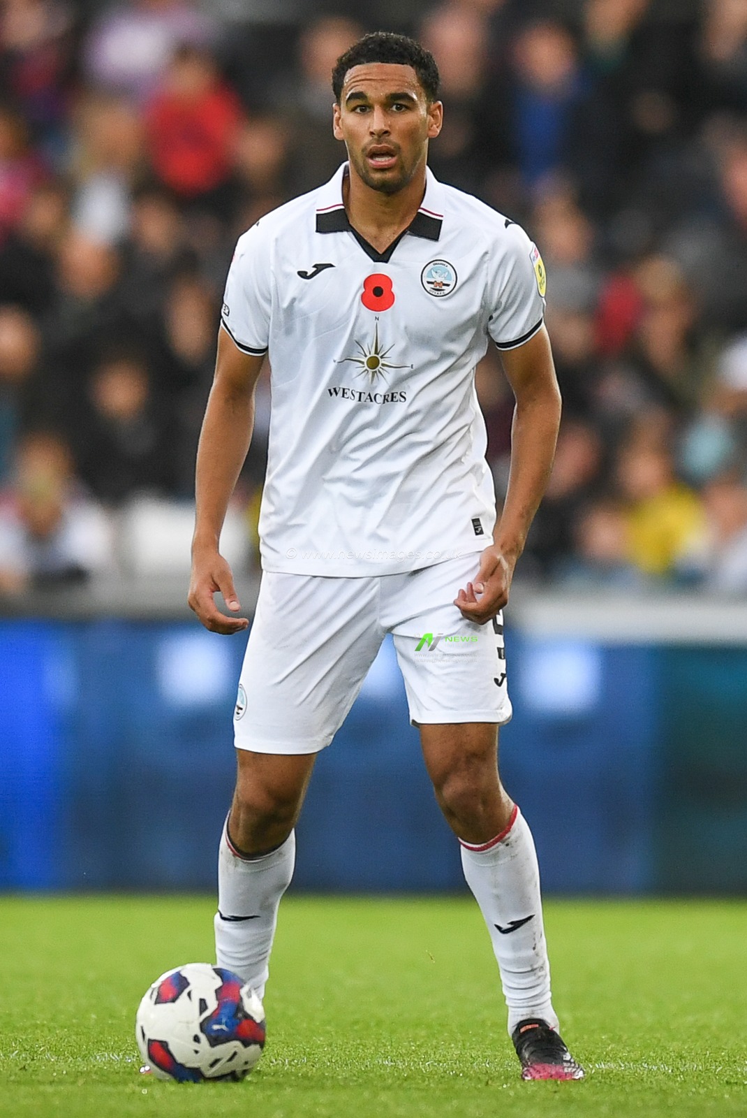 Ben Cabango #5 of Swansea City during the Sky Bet Championship match Swansea City vs Wigan Athletic at Swansea.com Stadium, Swansea, United Kingdom, 5th November 2022

(Photo by Mike Jones/News Images)