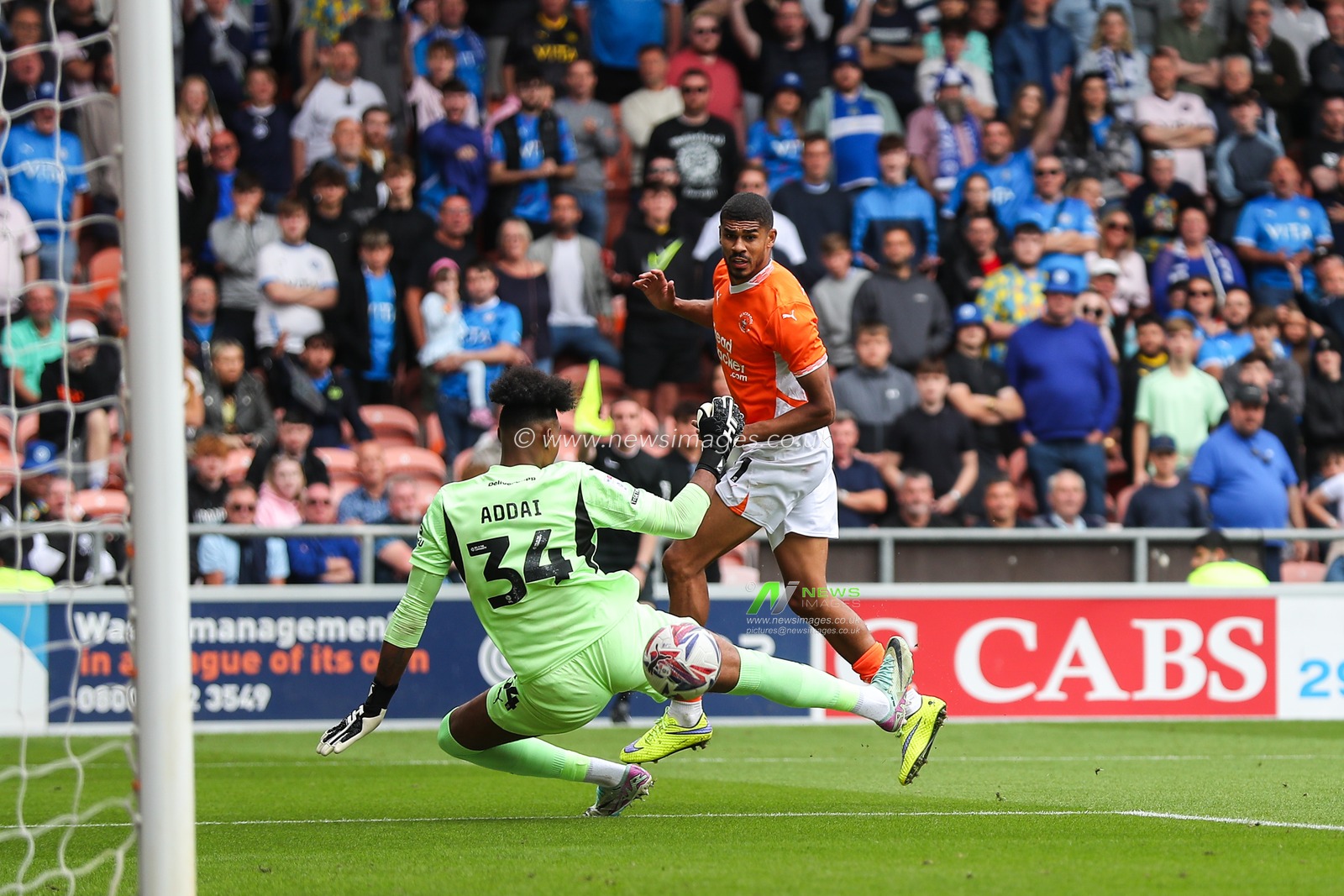 Ashley Fletcher of Blackpool scores a goal to make it 1-0 but is ruled offside during the Sky Bet League 1 match Blackpool vs Stockport County at Bloomfield Road, Blackpool, United Kingdom, 17th August 2024

(Photo by Gareth Evans/News Images)
