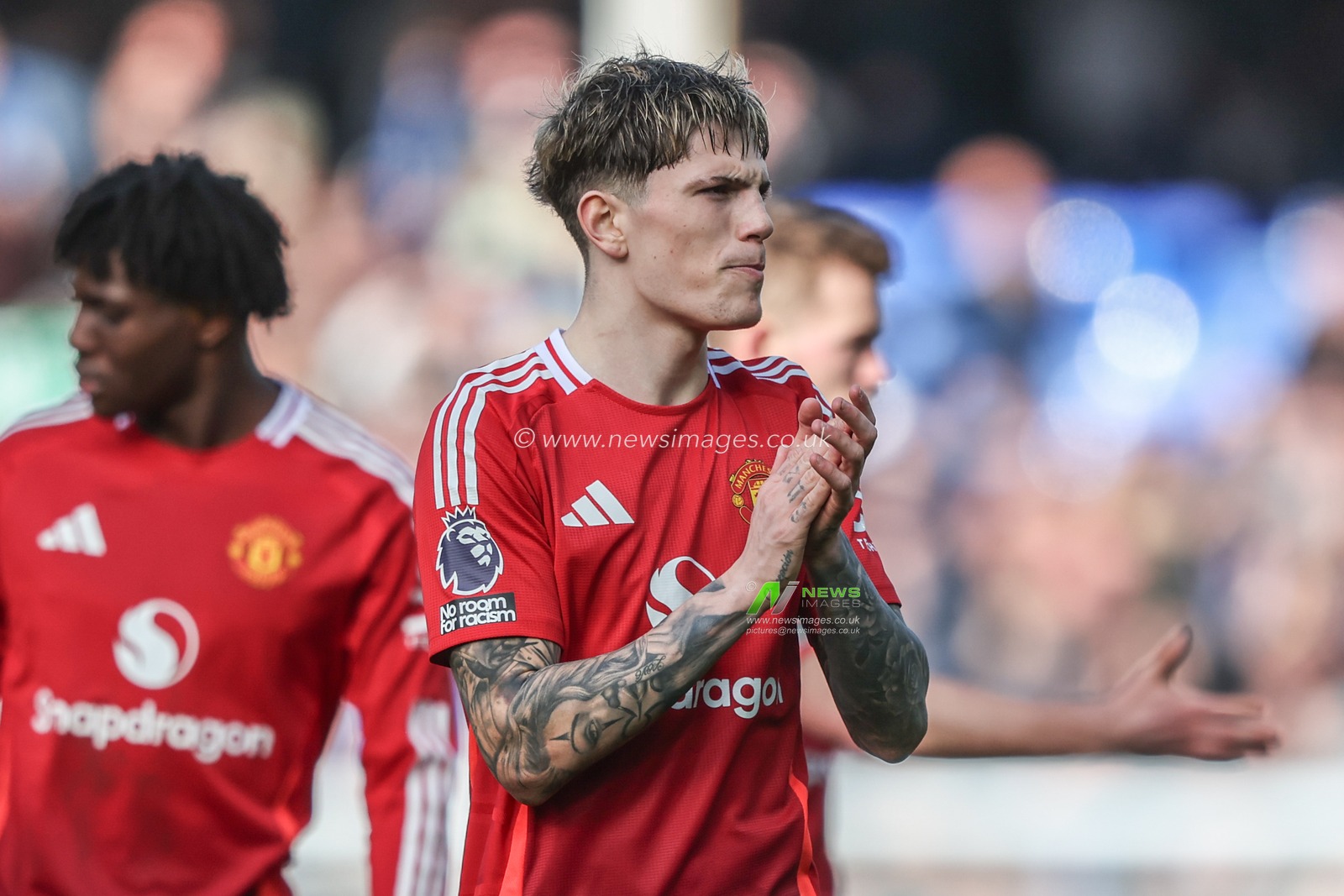 Alejandro Garnacho of Manchester United applauds the fans after the game during the Premier League match Everton vs Manchester United at Goodison Park, Liverpool, United Kingdom, 22nd February 2025

(Photo by Alfie Cosgrove/News Images)