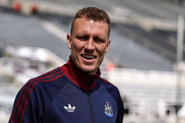 Dan Burn of Newcastle Untied arrives during the Premier League match Newcastle Untied vs Bournemouth at St. James's Park, Newcastle, United Kingdom on 18 April 2026

(Photo by Mark Cosgrove/News Images)