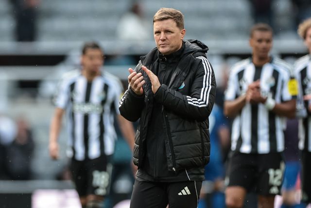 Eddie Howe manager of Newcastle United applauds the fans after the final whistle during the Premier League match Newcastle Untied vs Bournemouth at St. James's Park, Newcastle, United Kingdom on 18 April 2026

(Photo by Mark Cosgrove/News Images)