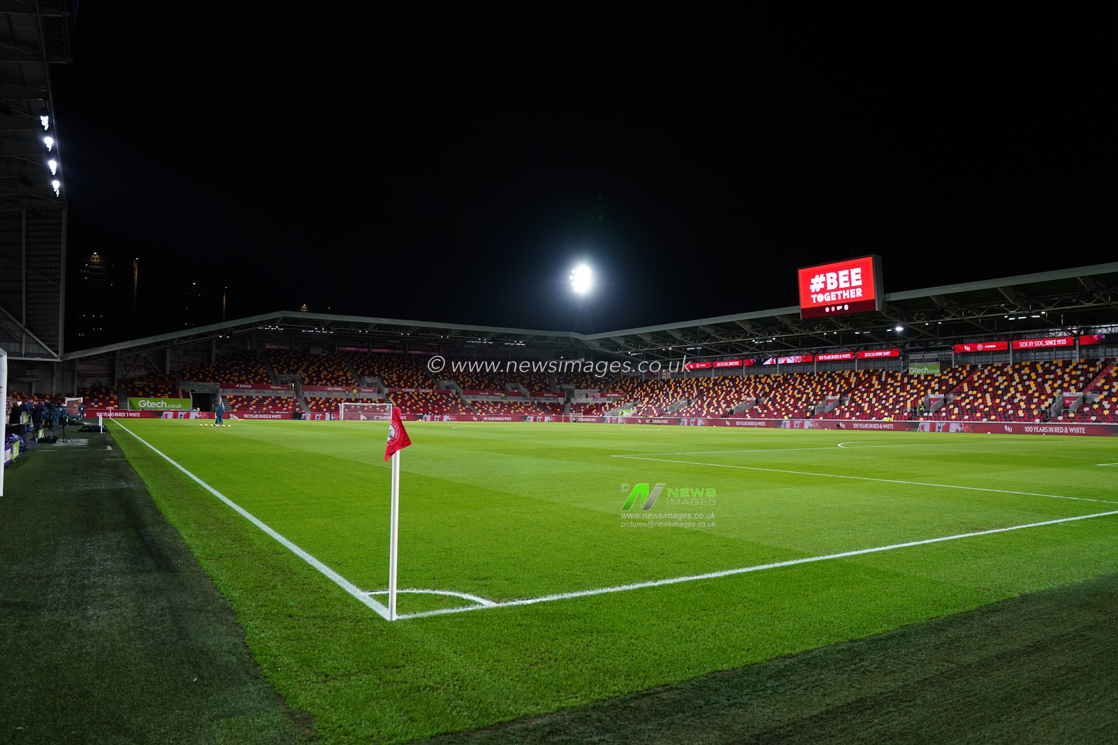 General view of the Gtech Community stadium ahead of the Premier League match Brentford vs Tottenham Hotspur at The Gtech Community Stadium, London, United Kingdom, 1st January 2026

(Photo by Harvey Murphy/News Images)

*** GER AUT SUI OUT ***