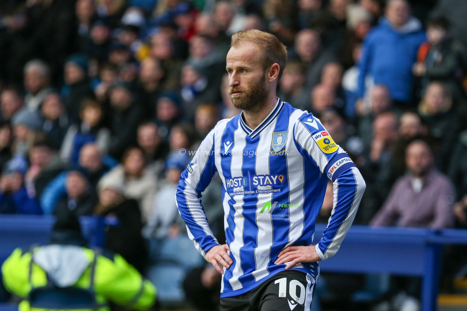 Barry Bannan #10 of Sheffield Wednesday during the Sky Bet League 1 match Sheffield Wednesday vs Plymouth Argyle at Hillsborough, Sheffield, United Kingdom, 4th February 2023

(Photo by Arron Gent/News Images)