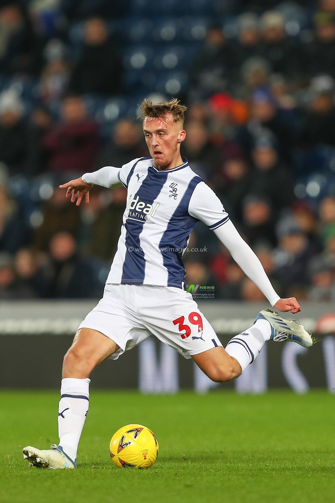 Jamie Andrews #39 of West Bromwich Albion in action during the Emirates FA Cup Third Round Replay match West Bromwich Albion vs Chesterfield at The Hawthorns, West Bromwich, United Kingdom, 17th January 2023

(Photo by Gareth Evans/News Images)