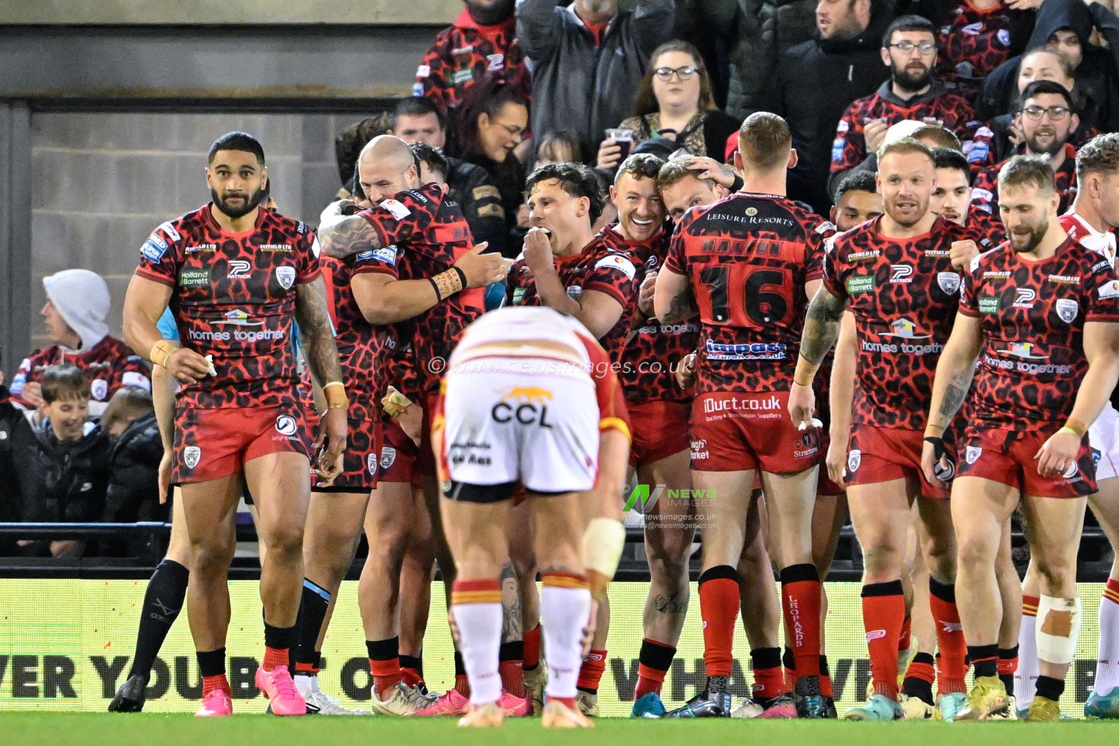 Matt Moylan of Leigh Leopards celebrates his try to make it 28-2 Leigh Leopards, during the Betfred Super League Round 9 match Leigh Leopards vs Catalans Dragons at Leigh Sports Village, Leigh, United Kingdom, 26th April 2024

(Photo by Cody Froggatt/News Images)