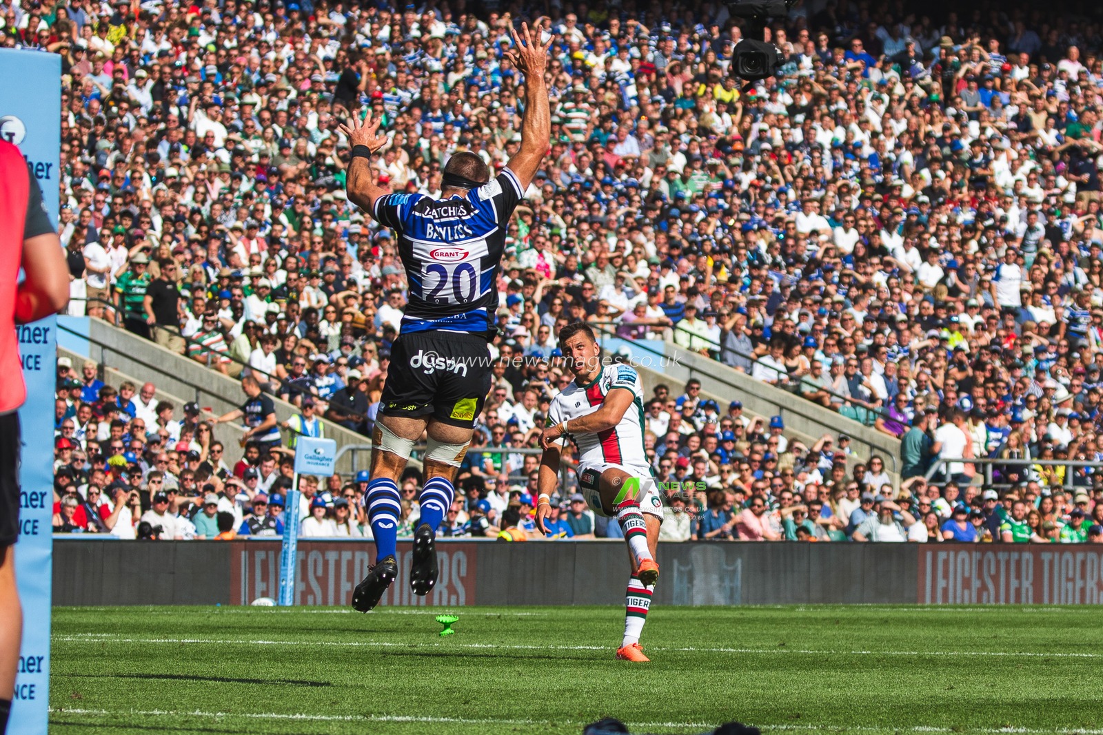 Handré Pollard of Leicester Tigers during the Gallagher Premiership Play-off Final 2025 Bath Rugby v Leicester Tigers at Allianz Stadium, Twickenham, United Kingdom, 14th June 2025

(Photo by Craig Evans/News Images)