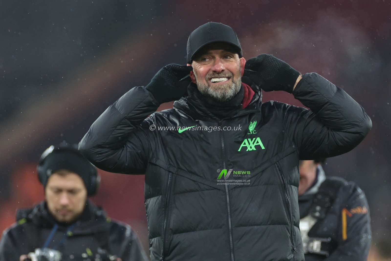JÃ¼rgen Klopp manager of Liverpool celebrates his teams win after the Premier League match Liverpool vs Fulham at Anfield, Liverpool, United Kingdom, 3rd December 2023

(Photo by Mark Cosgrove/News Images)