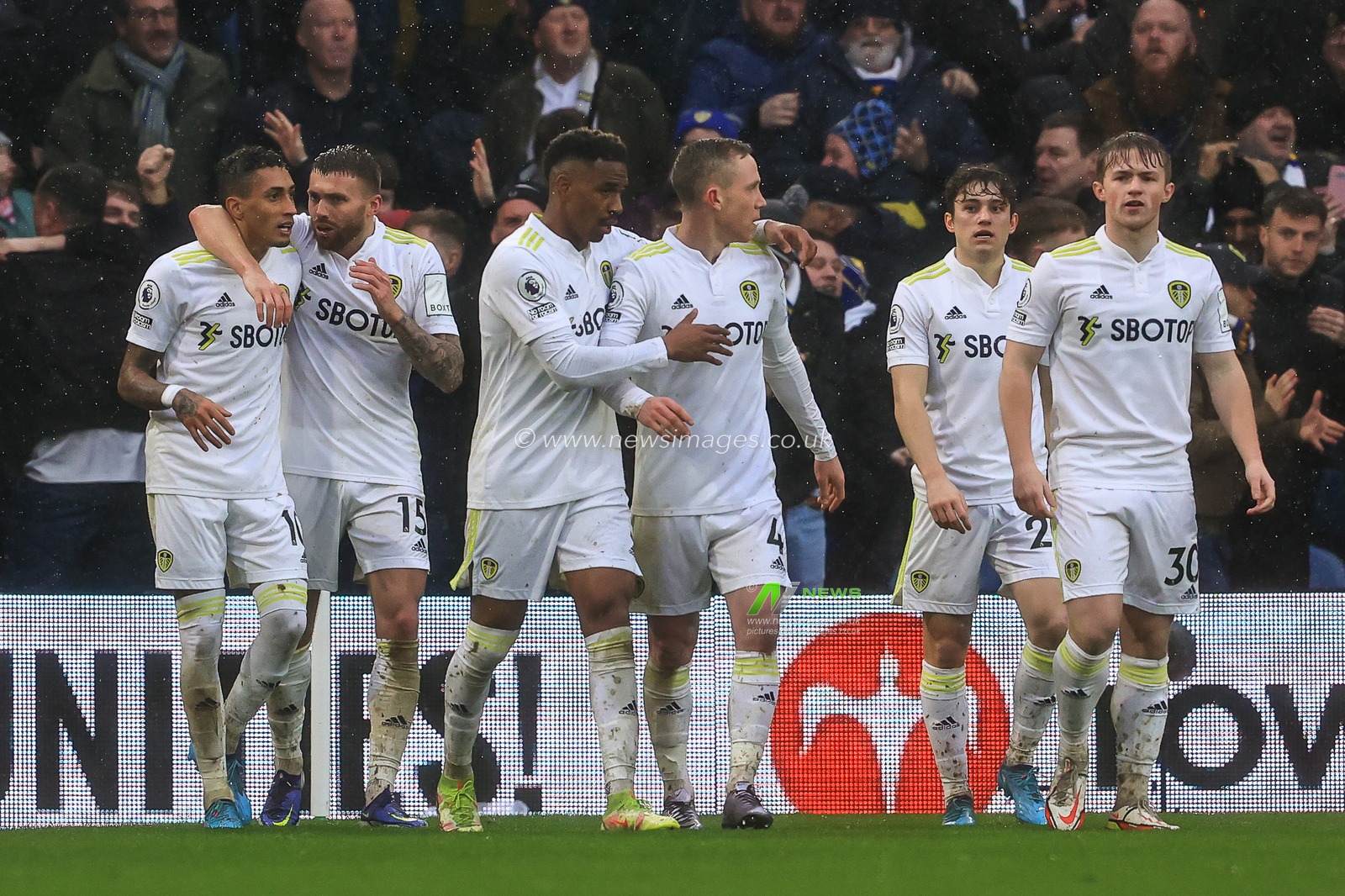 Raphinha #10 of Leeds United celebrates his goal to make it 2-2