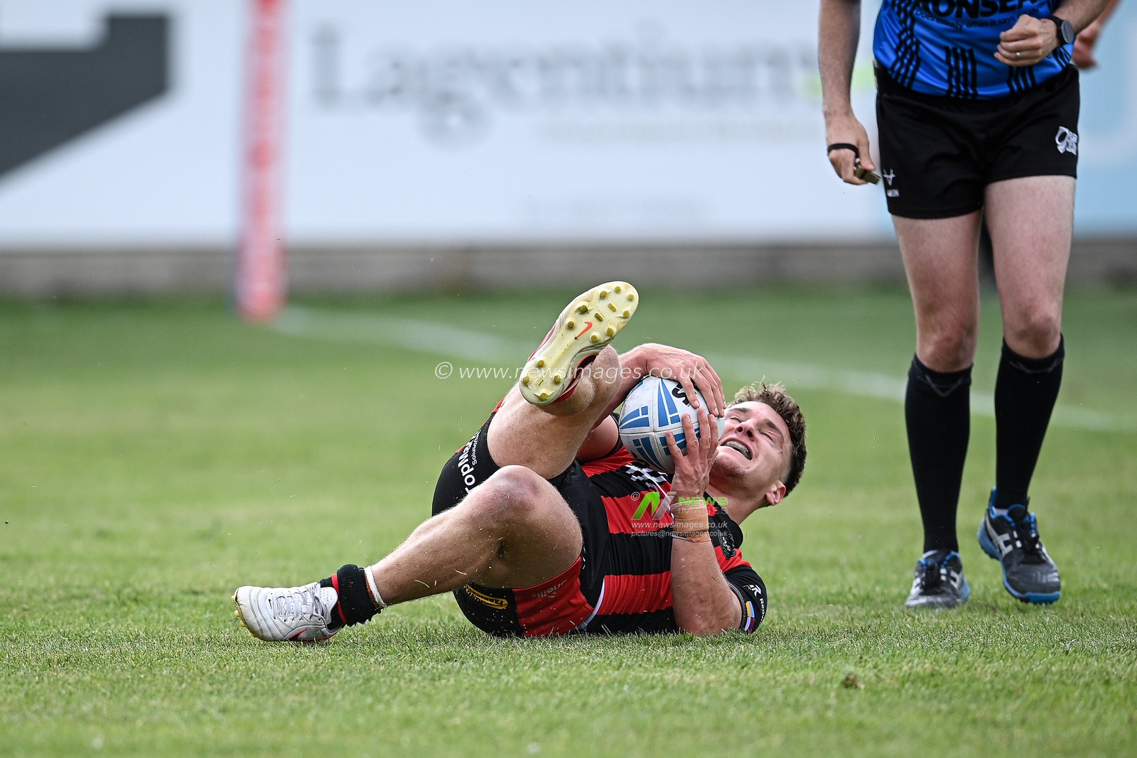 Leon Hayes of Warrington Wolves makes a try during the Betfred Super League round 21 match Castleford Tigers vs Warrington Wolves at OneBore Stadium, Castleford, Untied Kingdom on 01 August 2026

(Photo by Ben Roberts/News Images)
