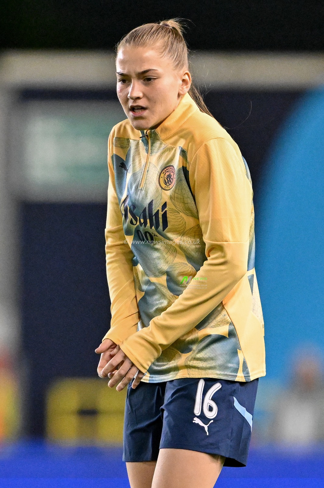 Jess Park of Manchester City Women warms up prior to the UEFA Women's Champions League match  - Group D - Manchester City vs Barcelona at Manchester City Academy Stadium, Manchester, United Kingdom, 9th October 2024

(Photo by Cody Froggatt/News Images)