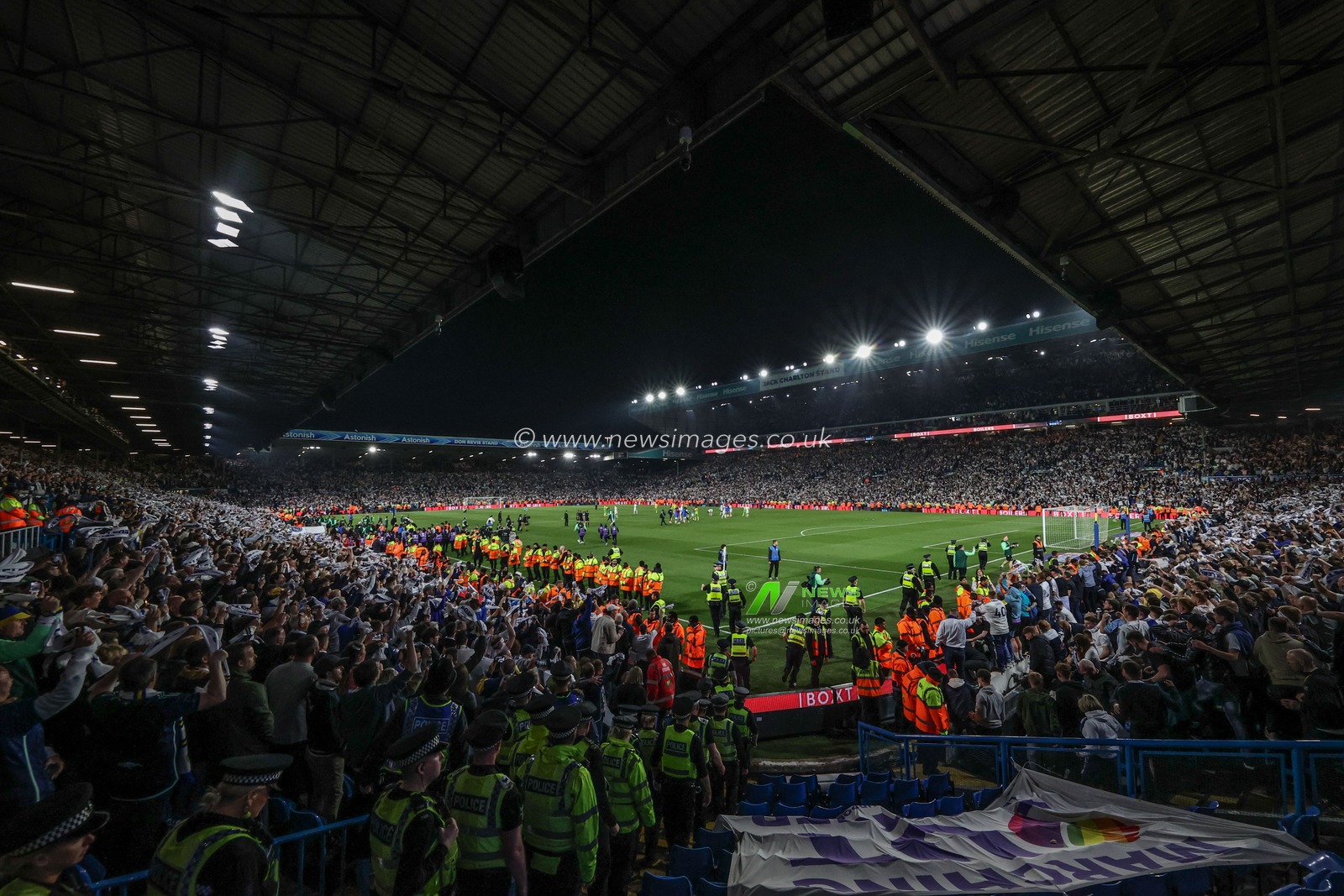 Leeds fans go ballistic as they win to go through to Wembley during the Sky Bet Championship Play-off Semi Final Second Leg Leeds United vs Norwich City at Elland Road, Leeds, United Kingdom, 16th May 2024

(Photo by Mark Cosgrove/News Images)