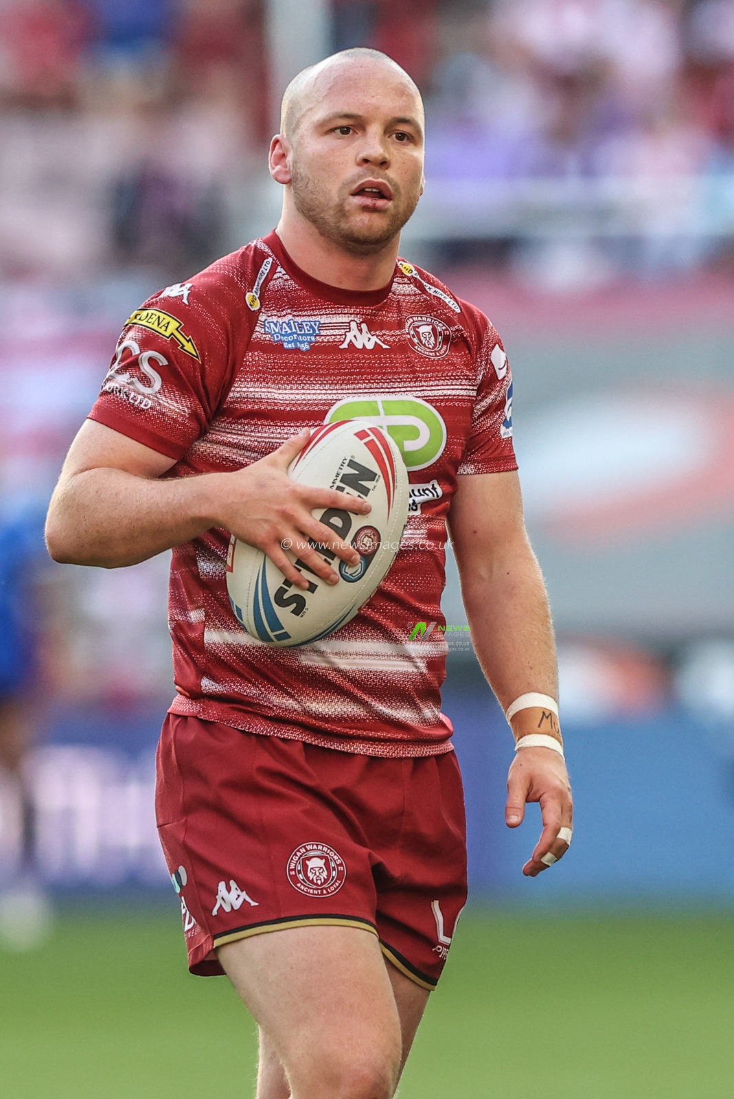 Liam Marshall of Wigan Warriors in the pre-game warm up during the Betfred Super League round 22 match Wigan Warriors vs Hull KR at The Brick Community Stadium, Wigan, United Kingdom, 15th August 2025

(Photo by Alfie Cosgrove/News Images)