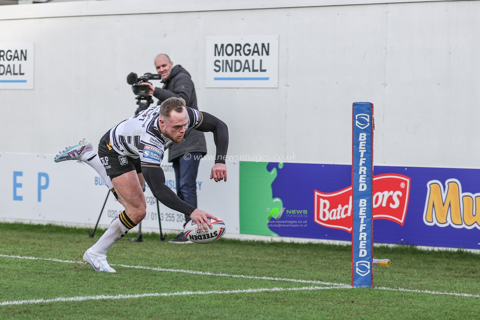 Adam Swift #2 of Hull FC goes over for his second try during the Rugby League Pre Season match Wakefield Trinity vs Hull FC at The Be Well Support Stadium, Wakefield, United Kingdom, 5th February 2023

(Photo by Mark Cosgrove/News Images)