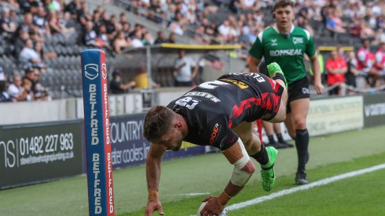 Tommy Makinson of St. Helens goes over for a try during the Betfred Super League Round 20 match Hull FC vs St Helens at MKM Stadium, Hull, United Kingdom, 3rd August 2024  (Photo by Alfie Cosgrove/News Images)